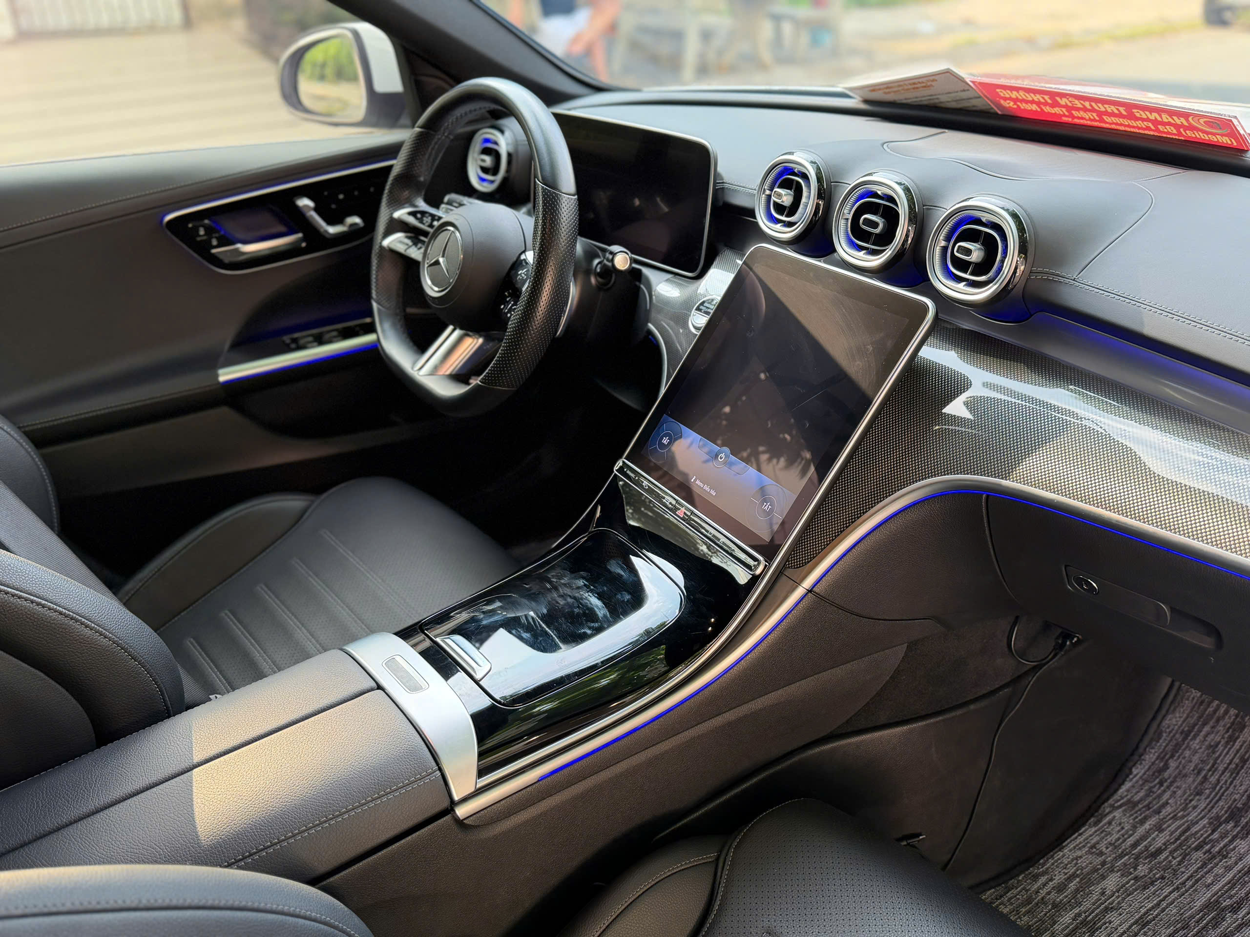Bán xe Mercedes-Benz C class C300 AMG CBU năm sản xuất 2023, màu xanh lục, xe nhập