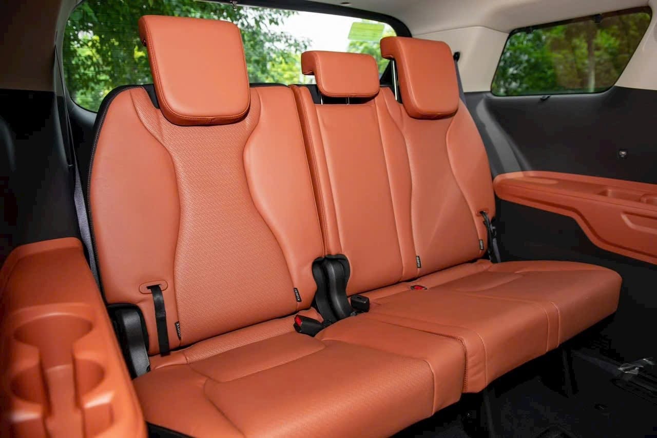 Bán Kia Carnival Signature 2.2D Full dầu năm 2024, màu đỏ