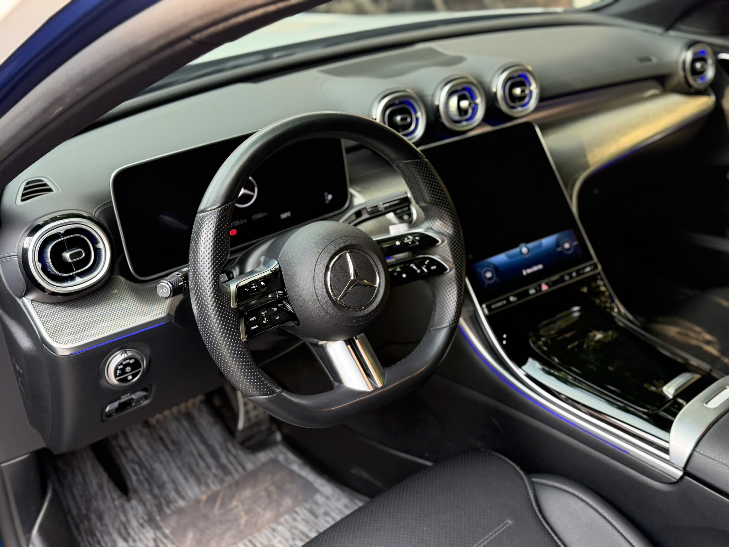 Bán xe Mercedes-Benz C class C300 AMG CBU năm sản xuất 2023, màu xanh lục, xe nhập