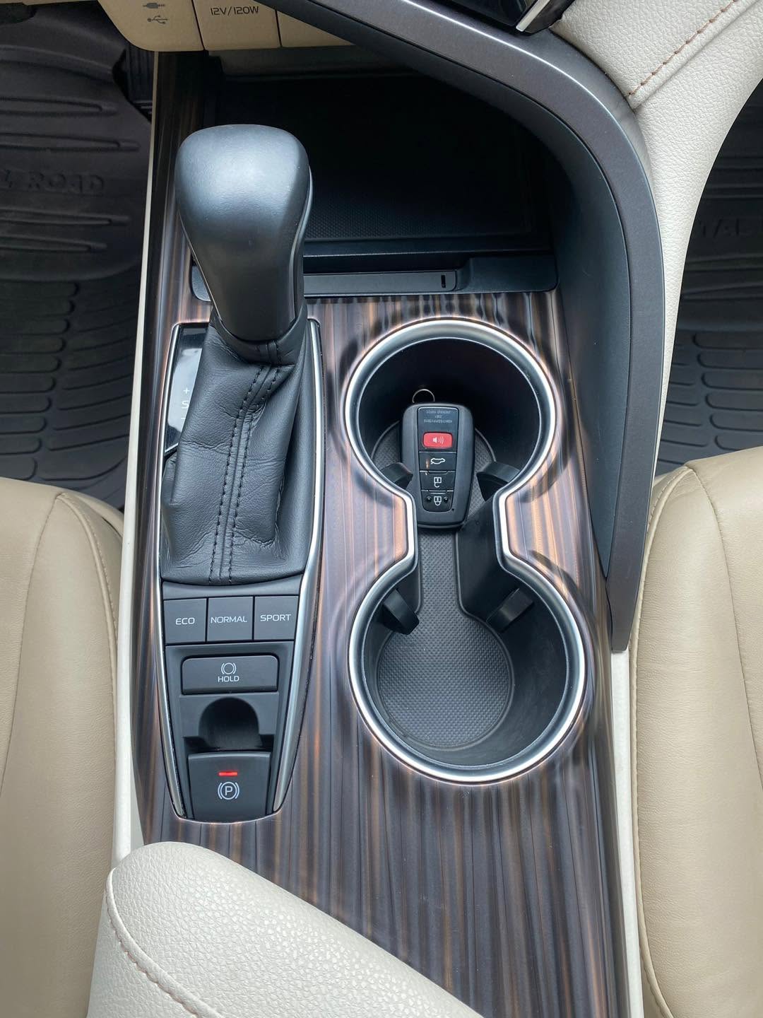 Bán ô tô Toyota Camry 2.5Q sản xuất năm 2021, màu trắng, xe nhập