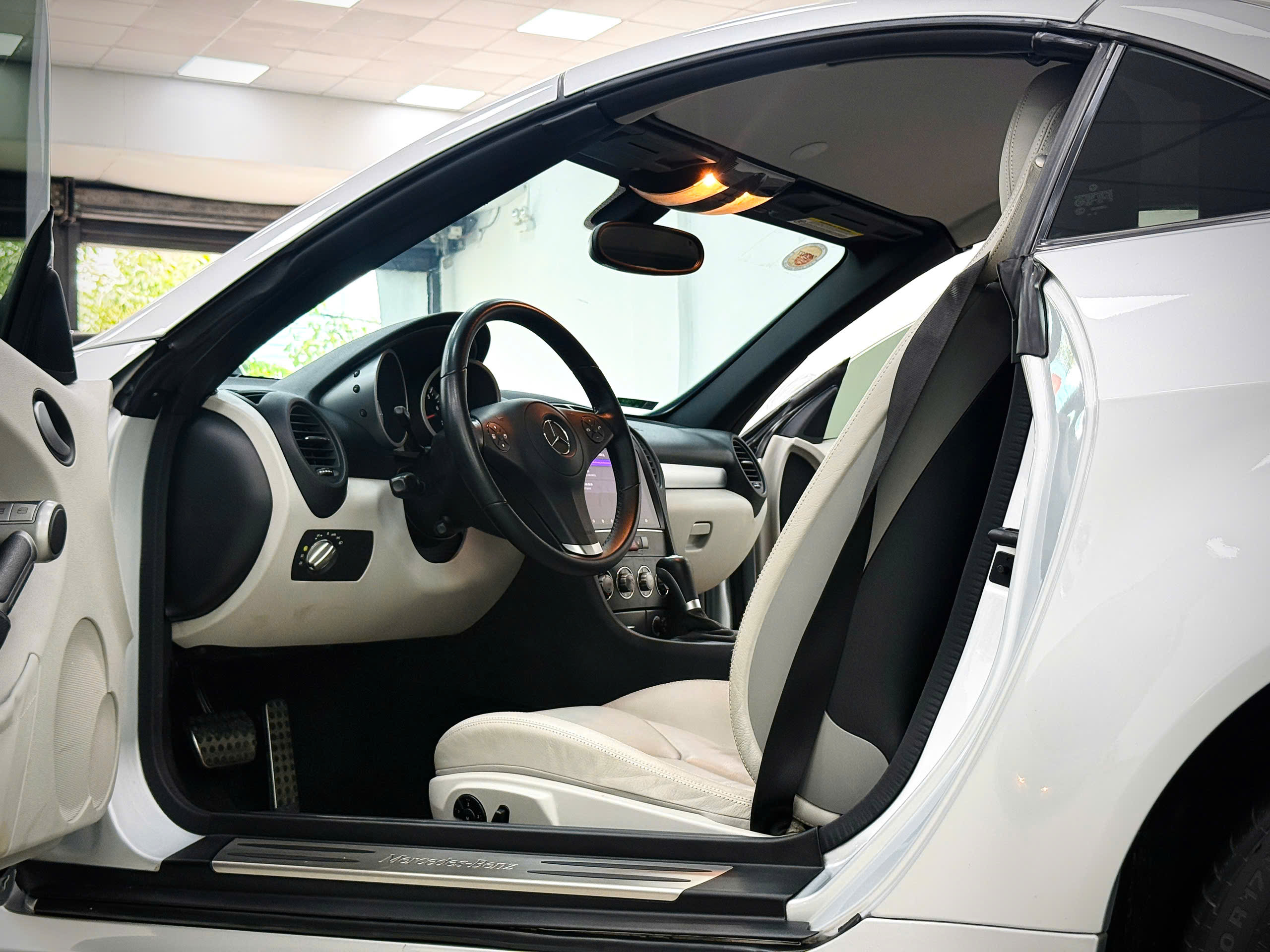 Bán Mercedes-Benz SLK class SLK 350 sản xuất 2009, màu bạc, xe nhập, 799tr