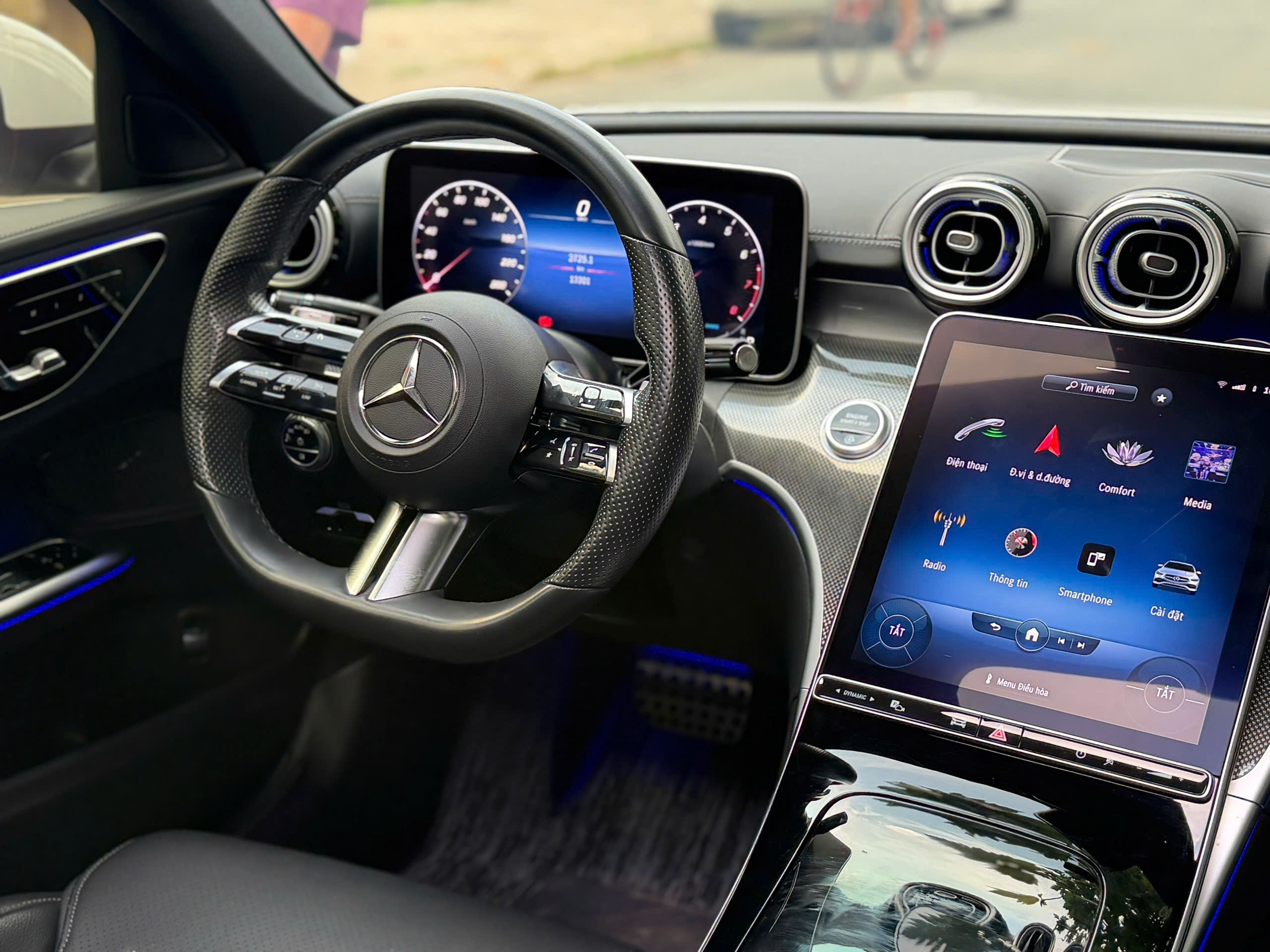 Bán xe Mercedes-Benz C class C300 AMG CBU năm sản xuất 2023, màu xanh lục, xe nhập