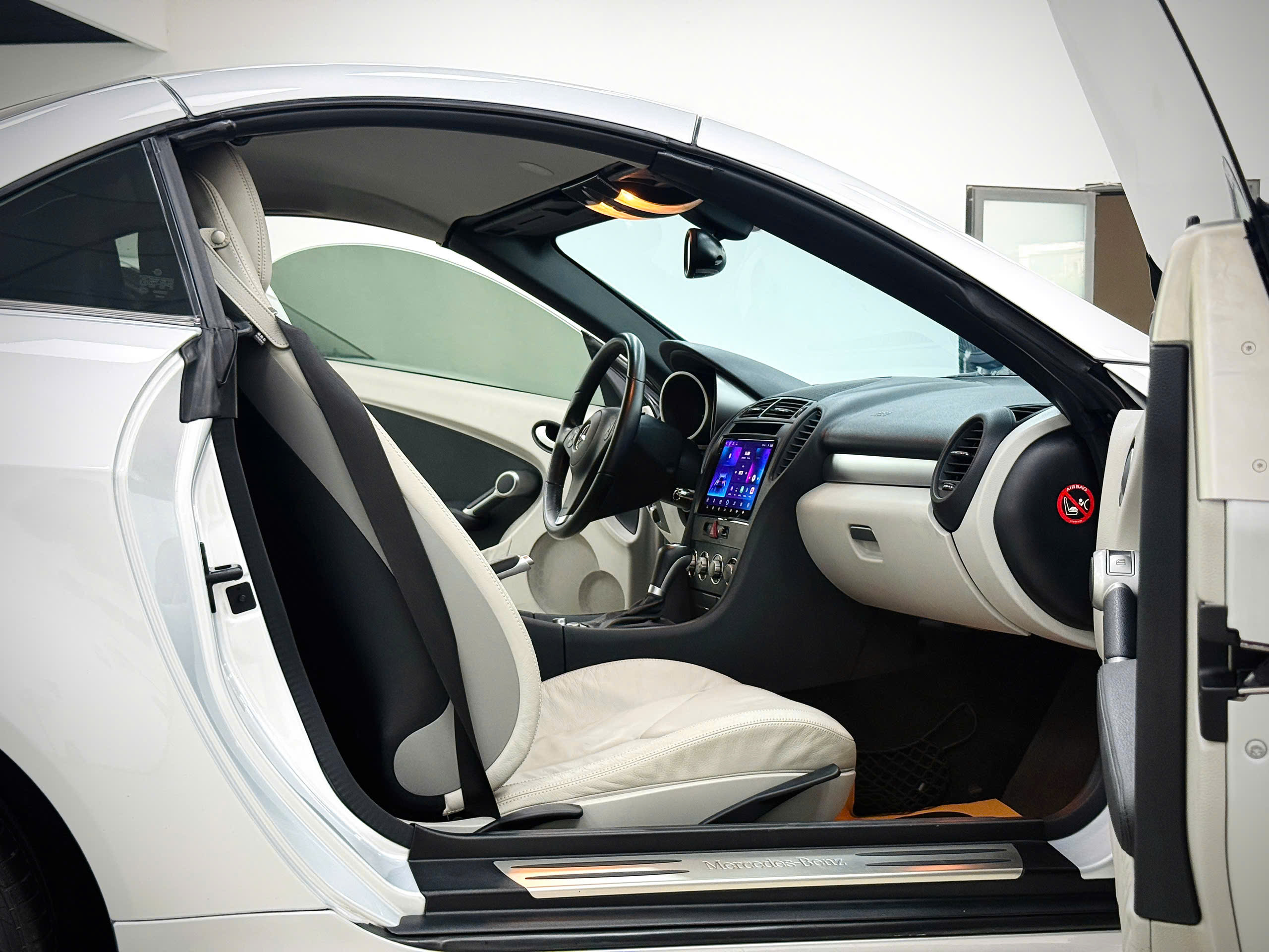 Bán Mercedes-Benz SLK class SLK 350 sản xuất 2009, màu bạc, xe nhập, 799tr