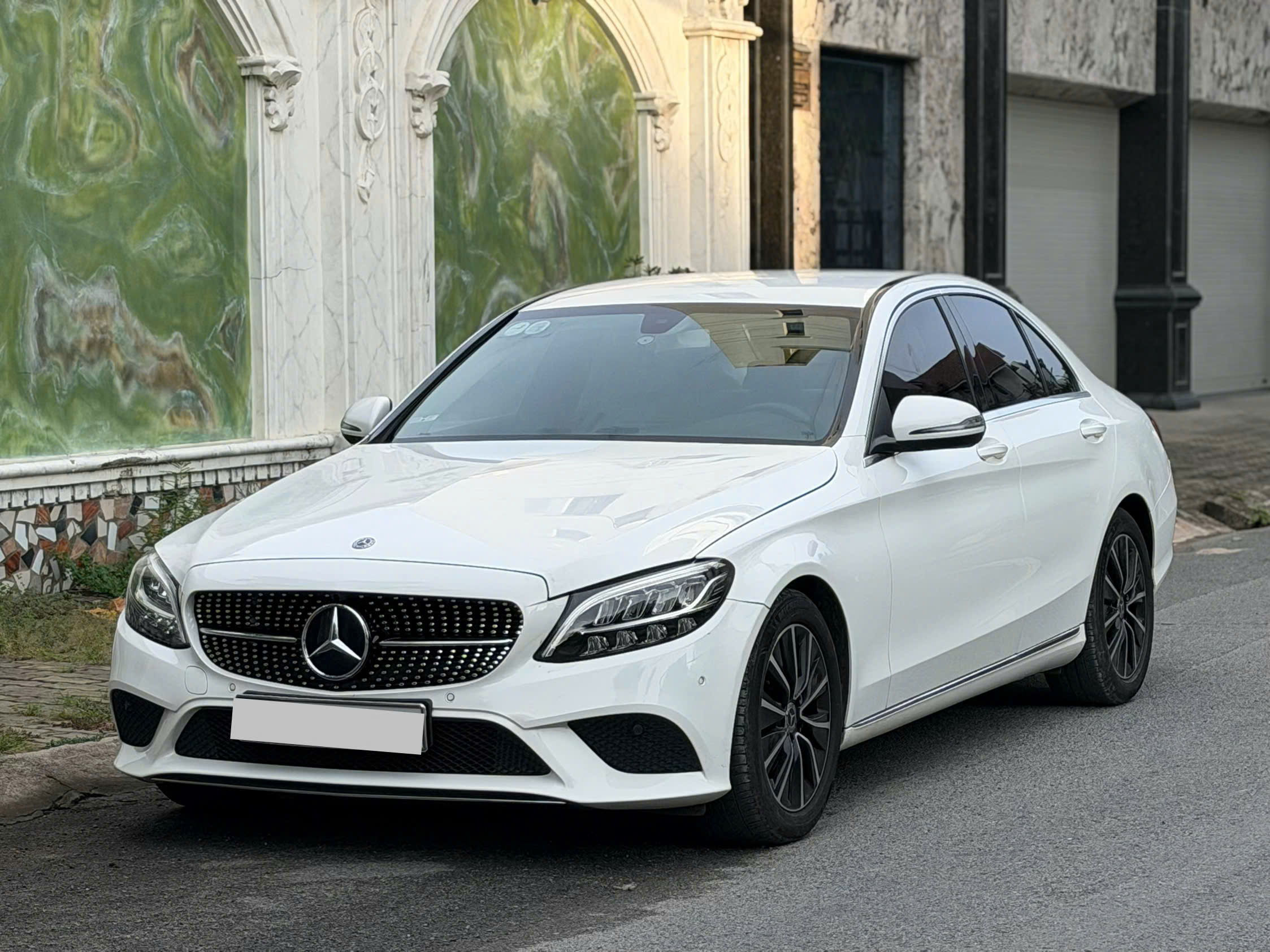 Bán ô tô Mercedes-Benz C class C200 sản xuất năm 2019, màu trắng