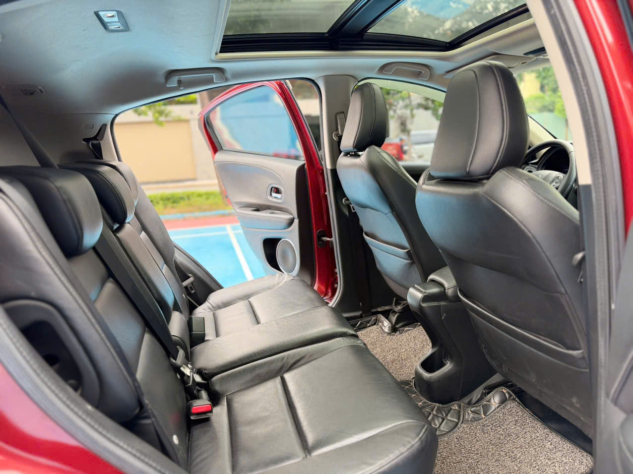 Bán Honda HR-V L sản xuất năm 2018, màu đỏ, xe nhập, giá 479tr