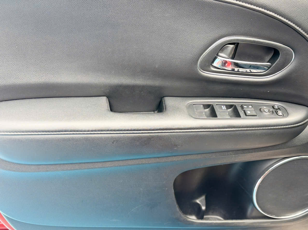 Bán Honda HR-V L sản xuất năm 2018, màu đỏ, xe nhập, giá 479tr