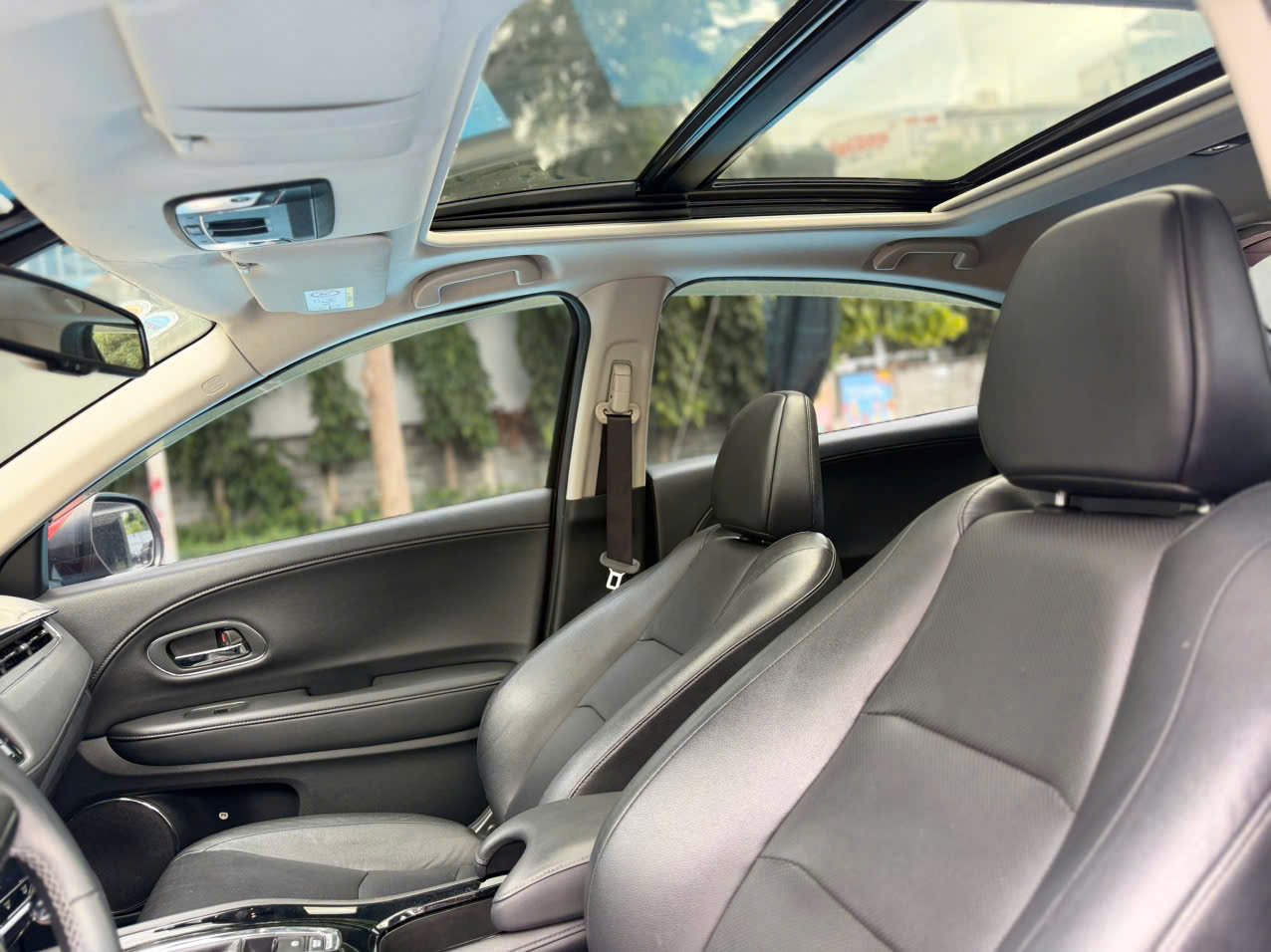 Bán Honda HR-V L sản xuất năm 2018, màu đỏ, xe nhập, giá 479tr