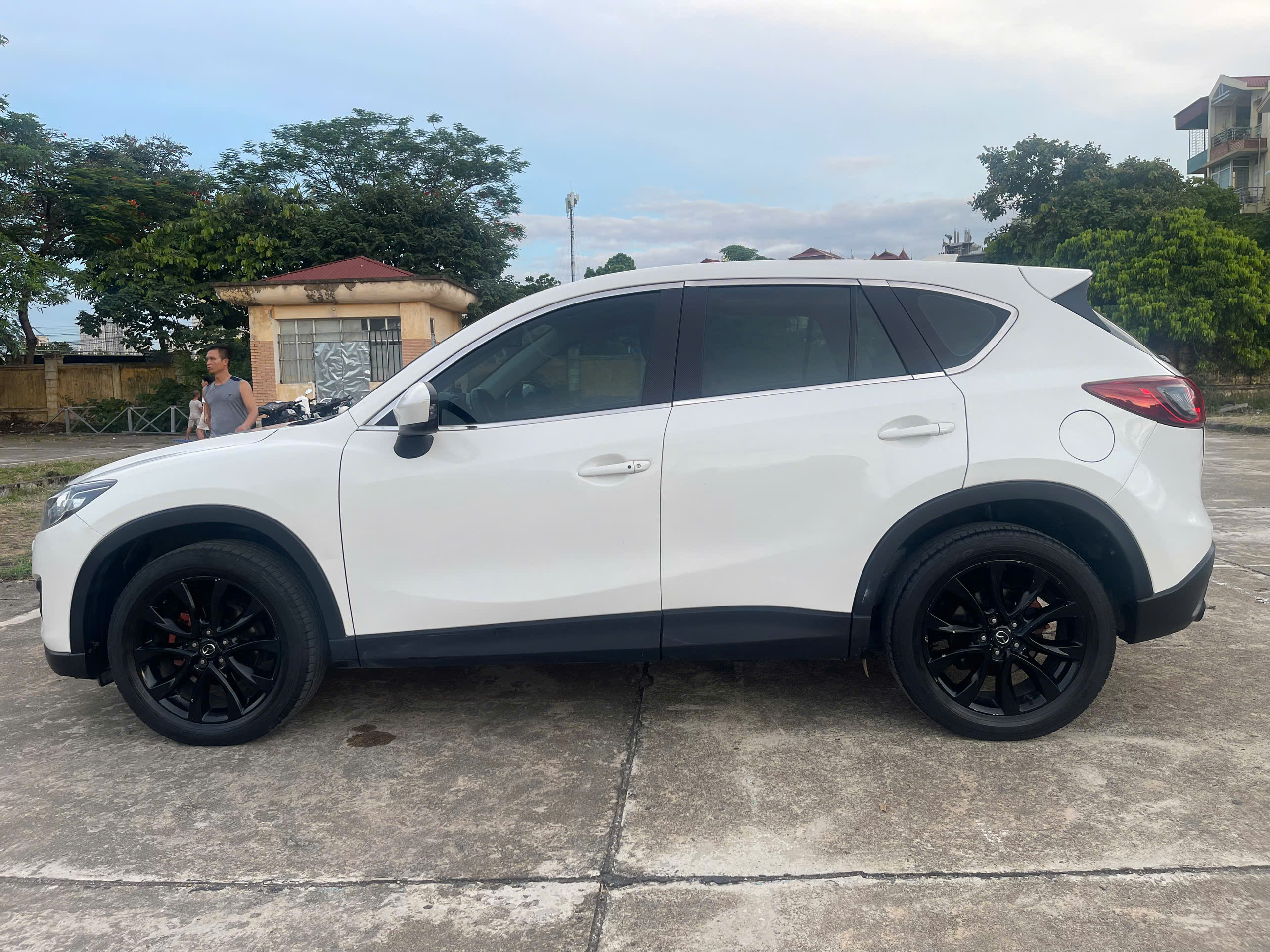Xe giờ rẻ quá rồi! Ngày xưa lăn bánh tiền ti giờ thì có mấy trăm! CX5 2.0AT 2015