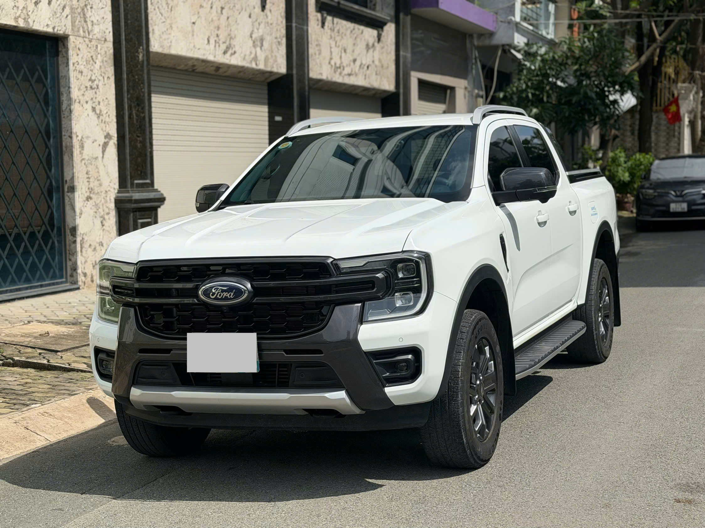 Bán Ford Ranger Wildtrak 2.0 4x4 AT sản xuất 2024, màu trắng, giá 760tr