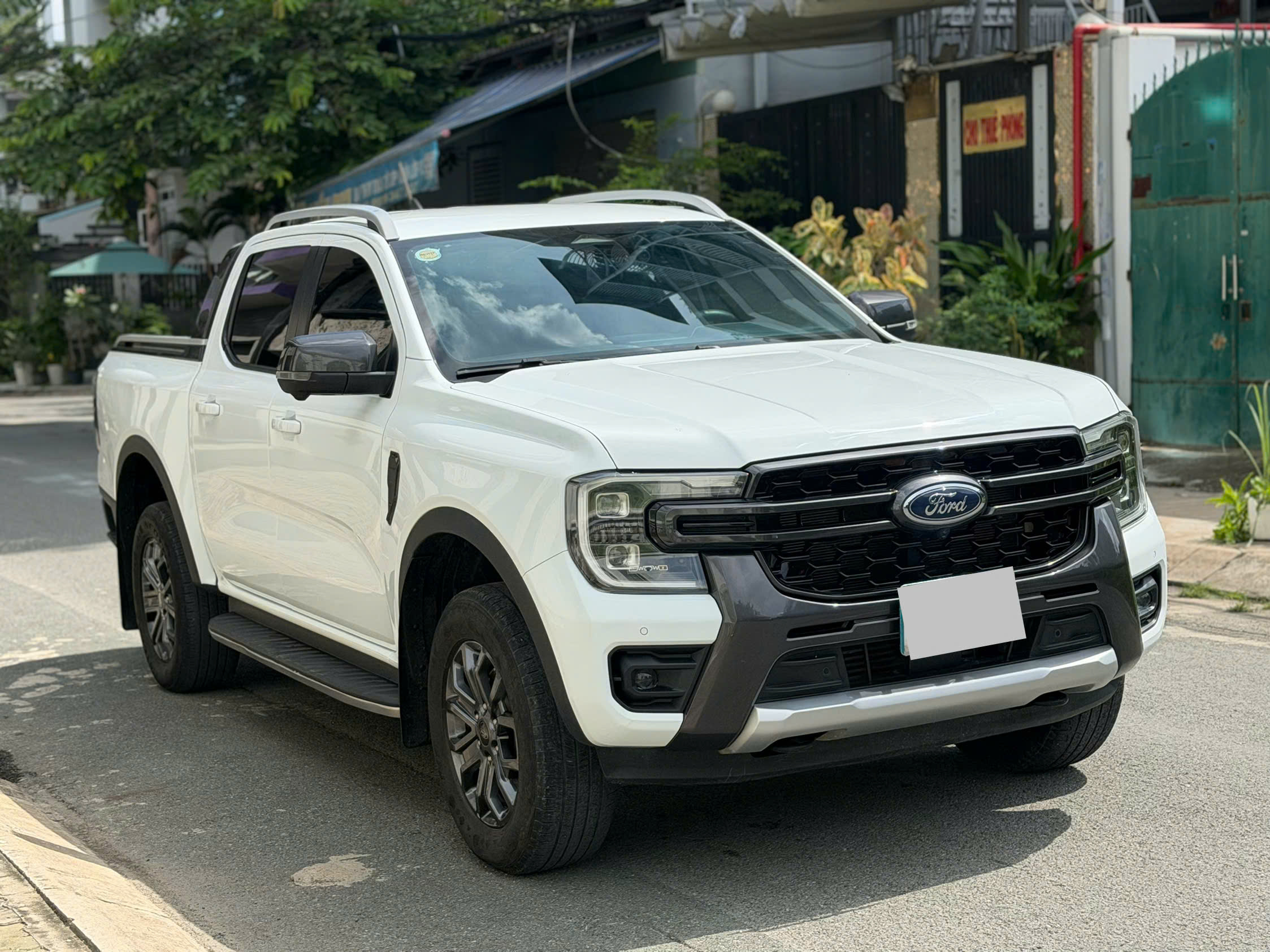Bán Ford Ranger Wildtrak 2.0 4x4 AT sản xuất 2024, màu trắng, giá 760tr