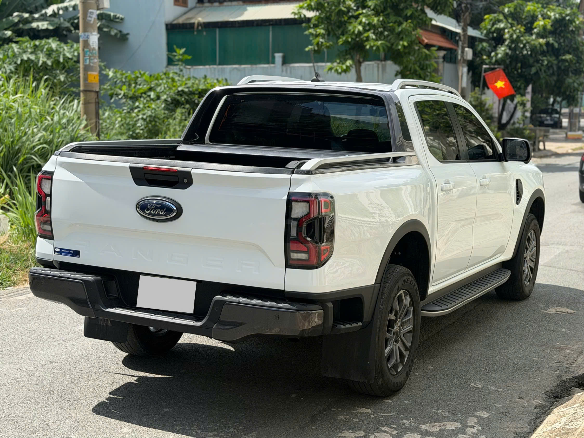 Bán Ford Ranger Wildtrak 2.0 4x4 AT sản xuất 2024, màu trắng, giá 760tr