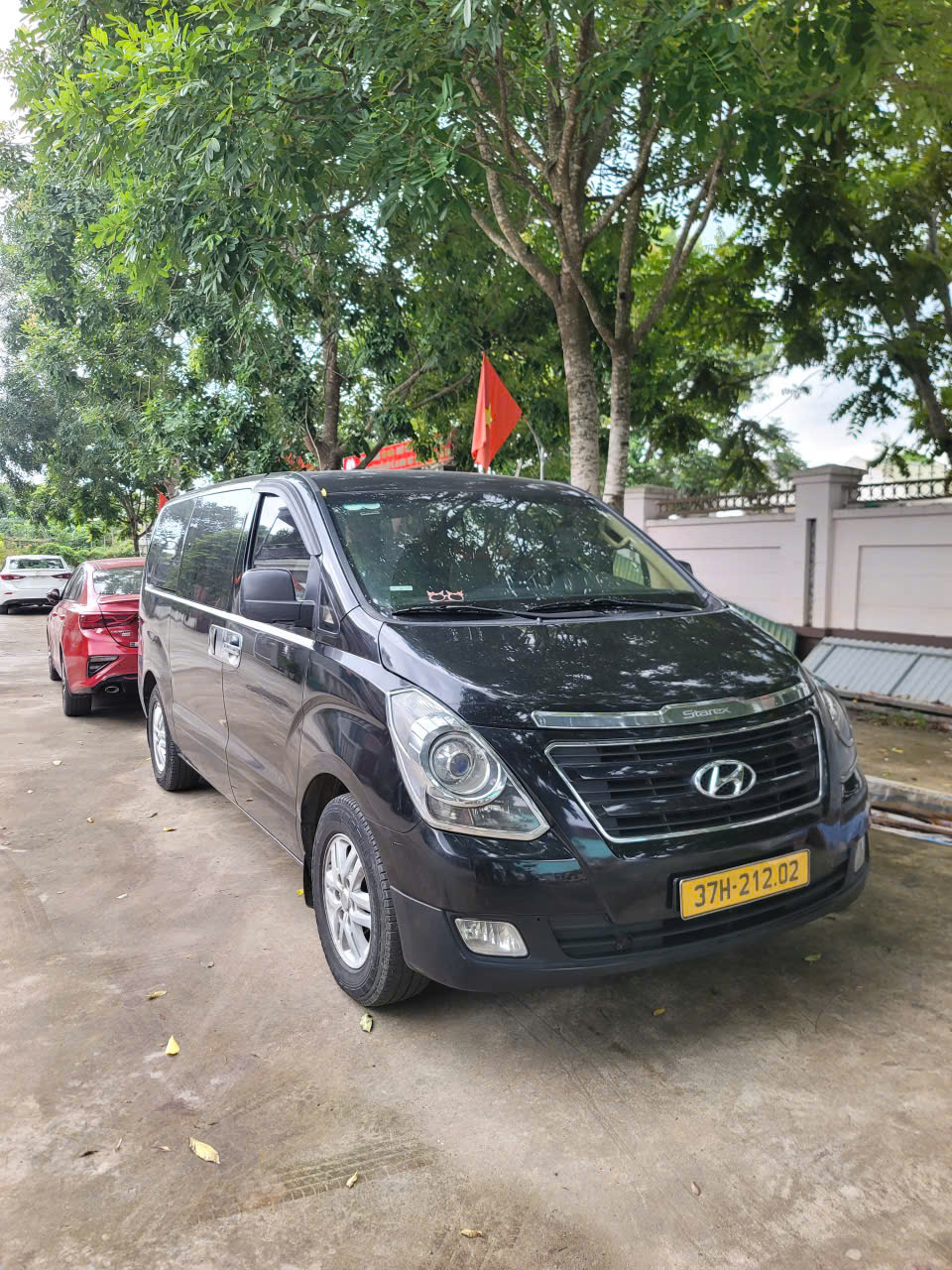 BÁN HYUNDAI STAREX ĐỜI 2016 – GIÁ 350 TRIỆU