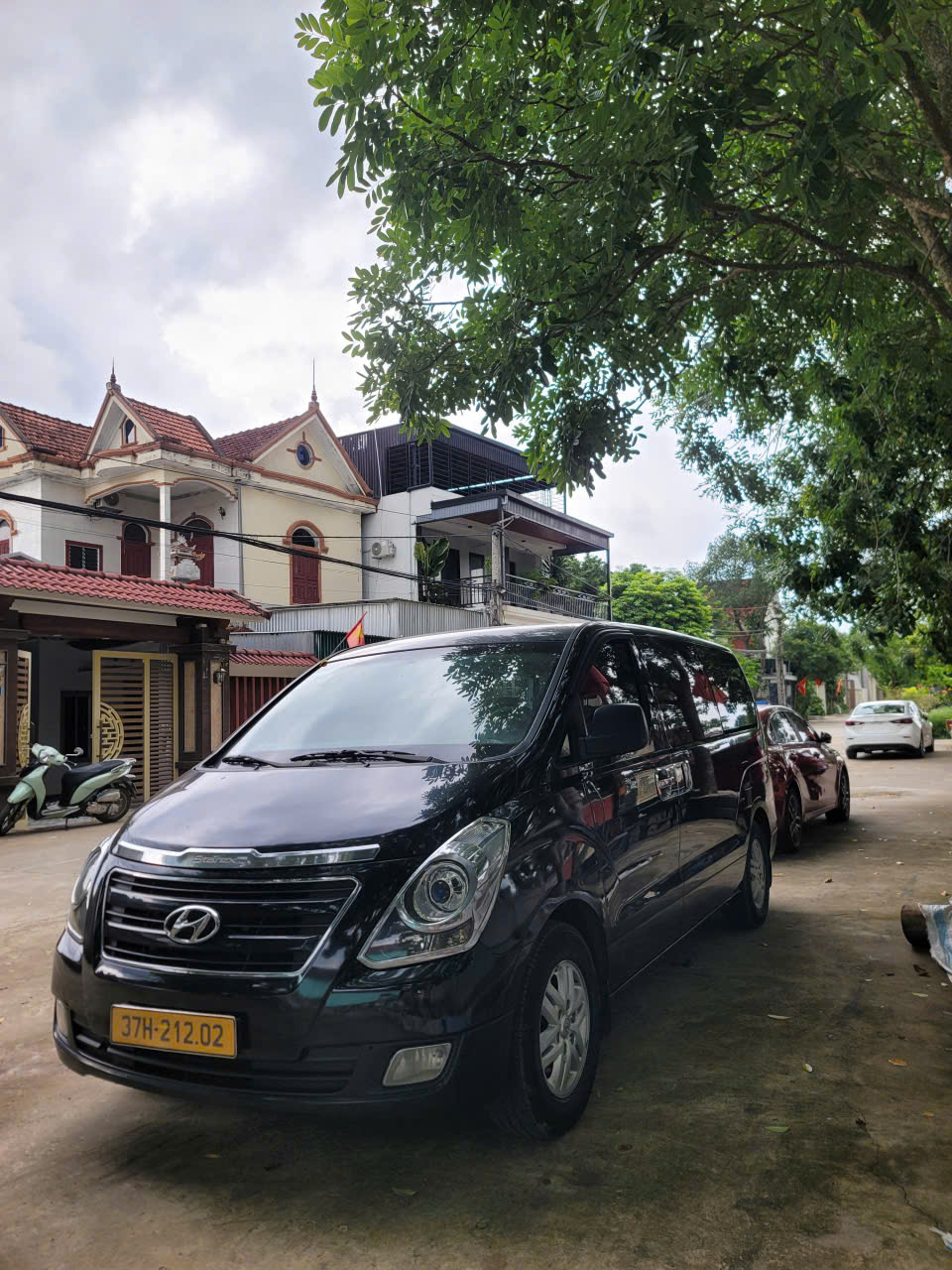BÁN HYUNDAI STAREX ĐỜI 2016 – GIÁ 350 TRIỆU