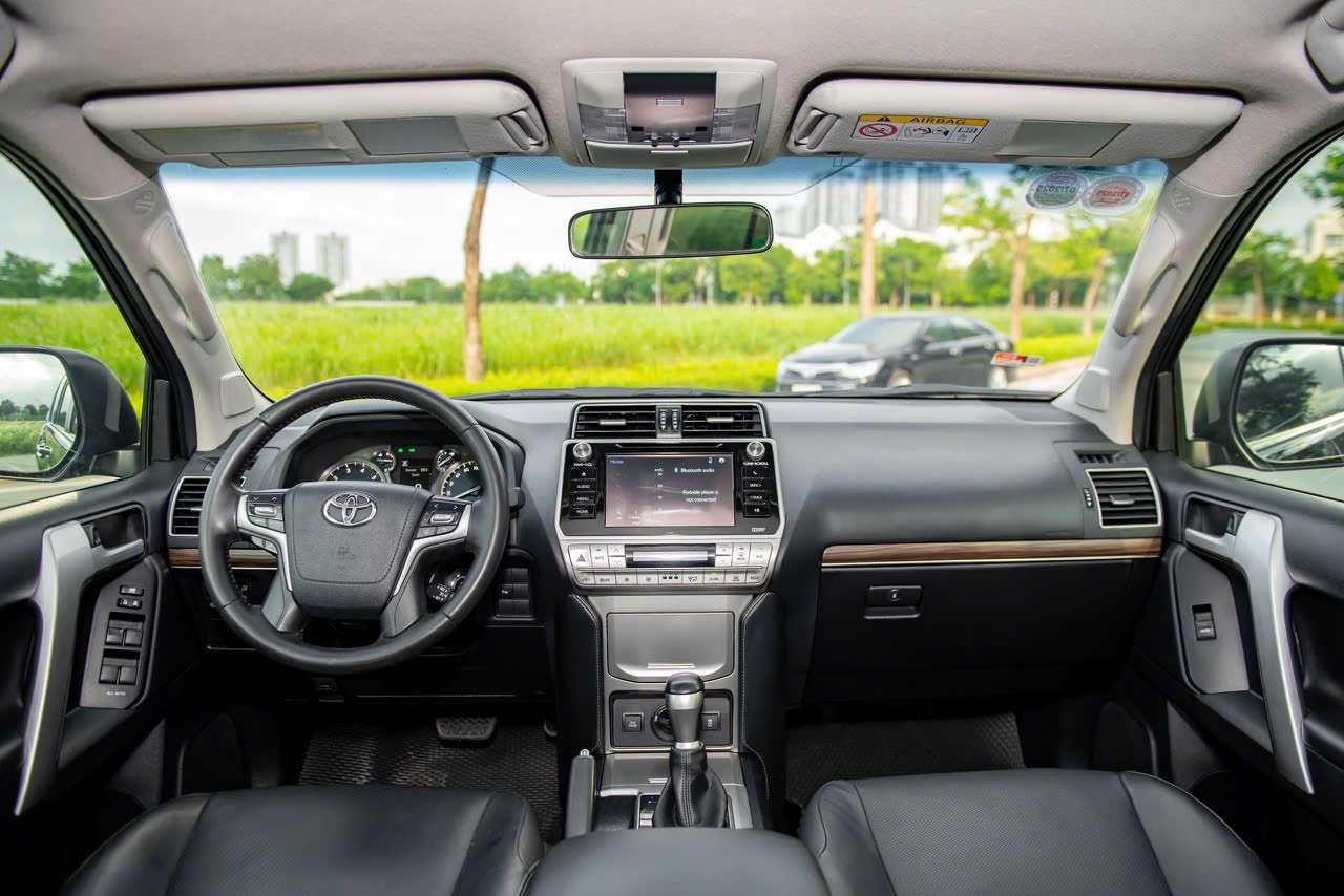 Cần bán Toyota Prado VX năm 2019, màu đen, nhập khẩu