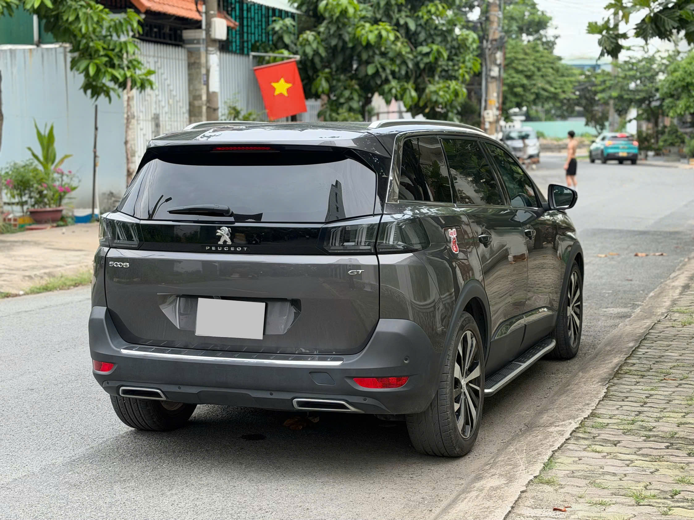 Bán xe Peugeot 5008 GT 1.6 AT sản xuất năm 2023, màu xám (ghi)