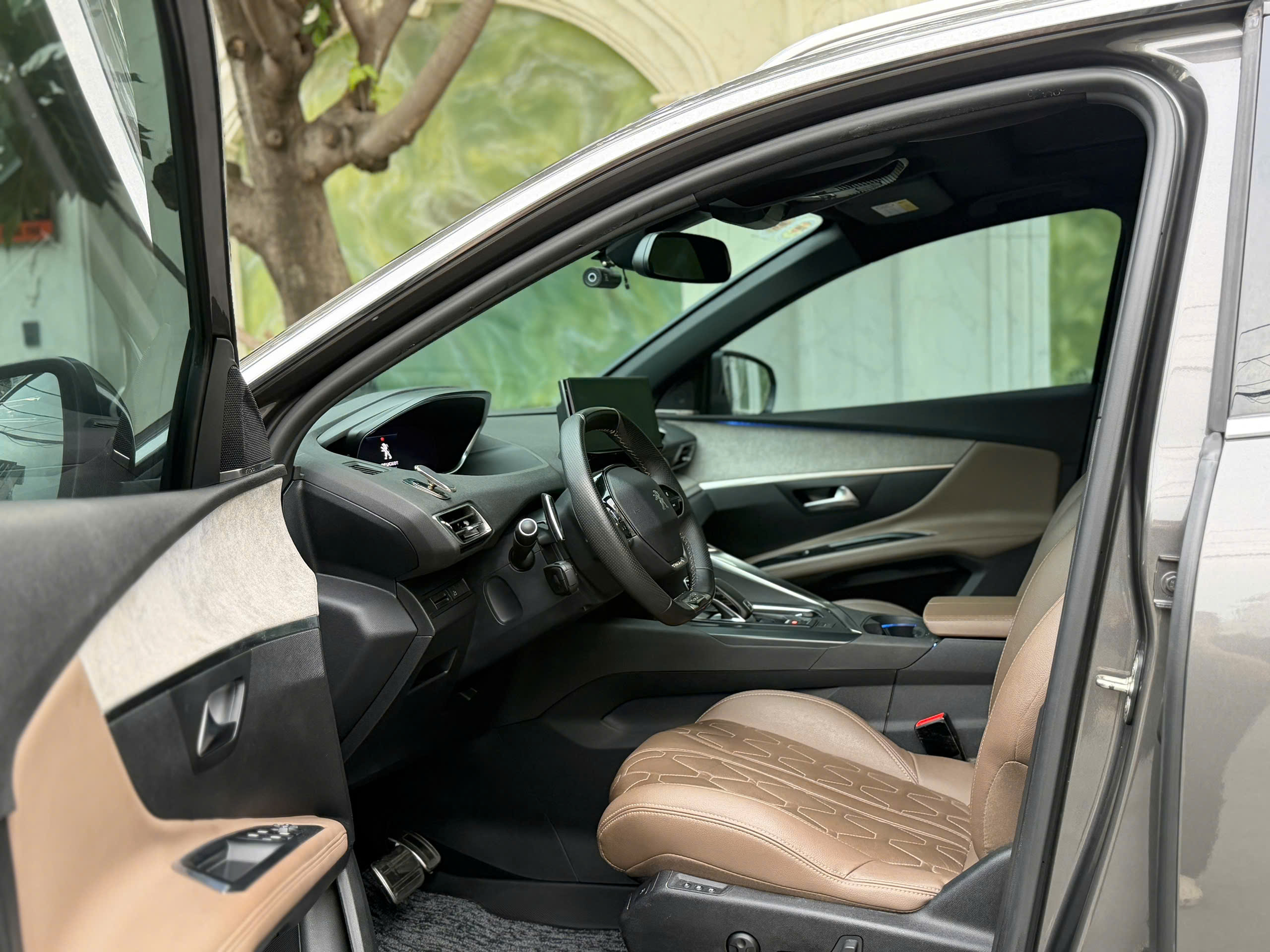 Bán xe Peugeot 5008 GT 1.6 AT sản xuất năm 2023, màu xám (ghi)