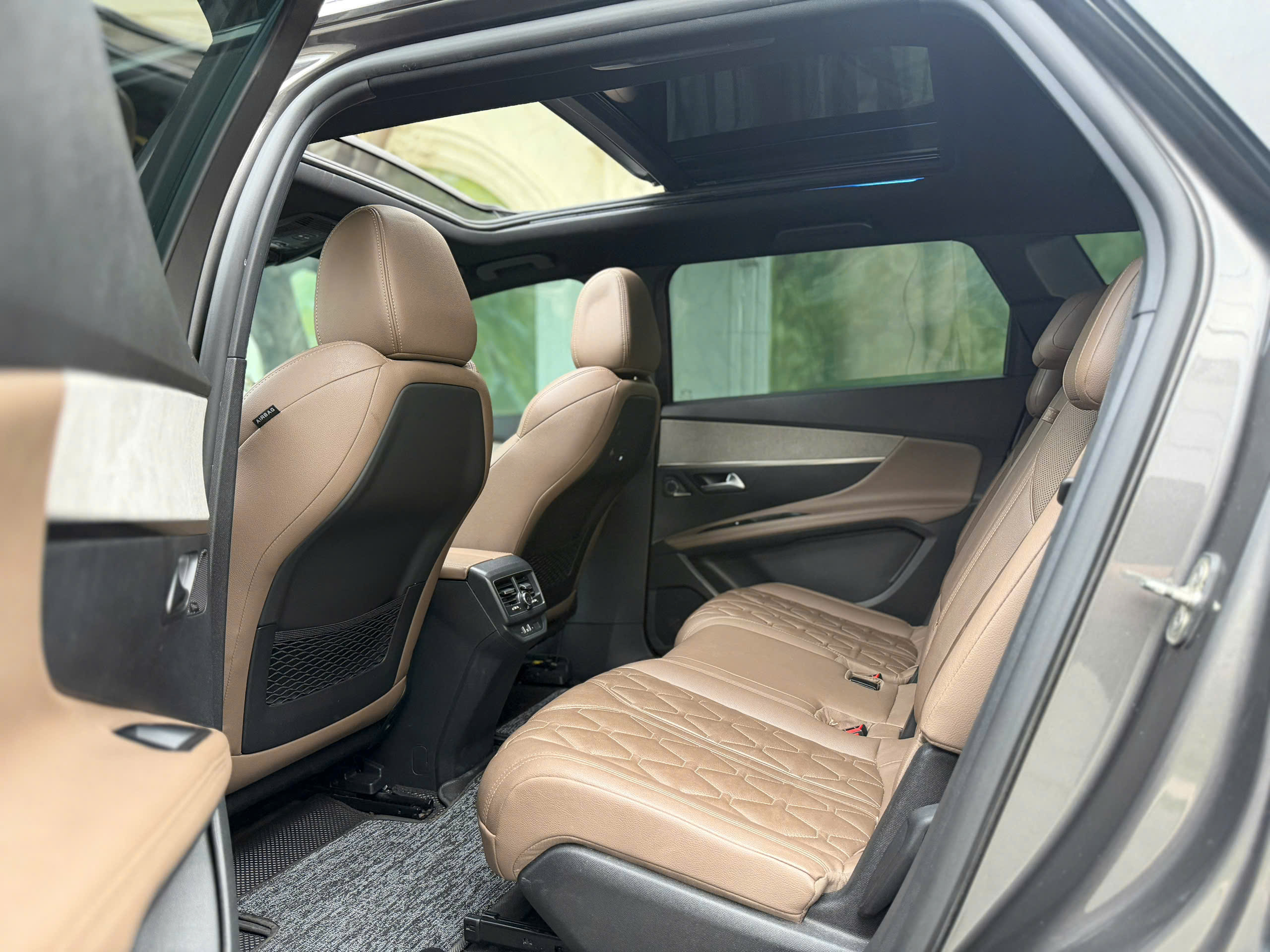 Bán xe Peugeot 5008 GT 1.6 AT sản xuất năm 2023, màu xám (ghi)