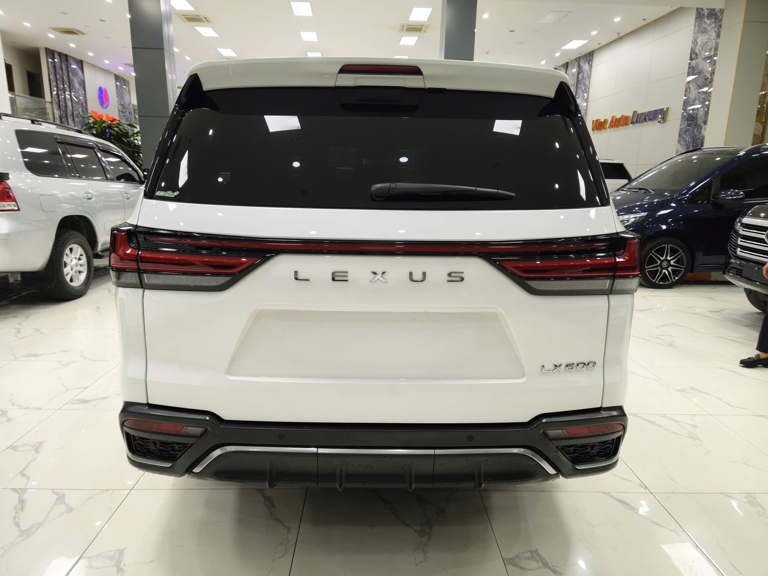 Cần bán Lexus LX 600 Fsport năm 2023, xe rất mới chạy 4v Km