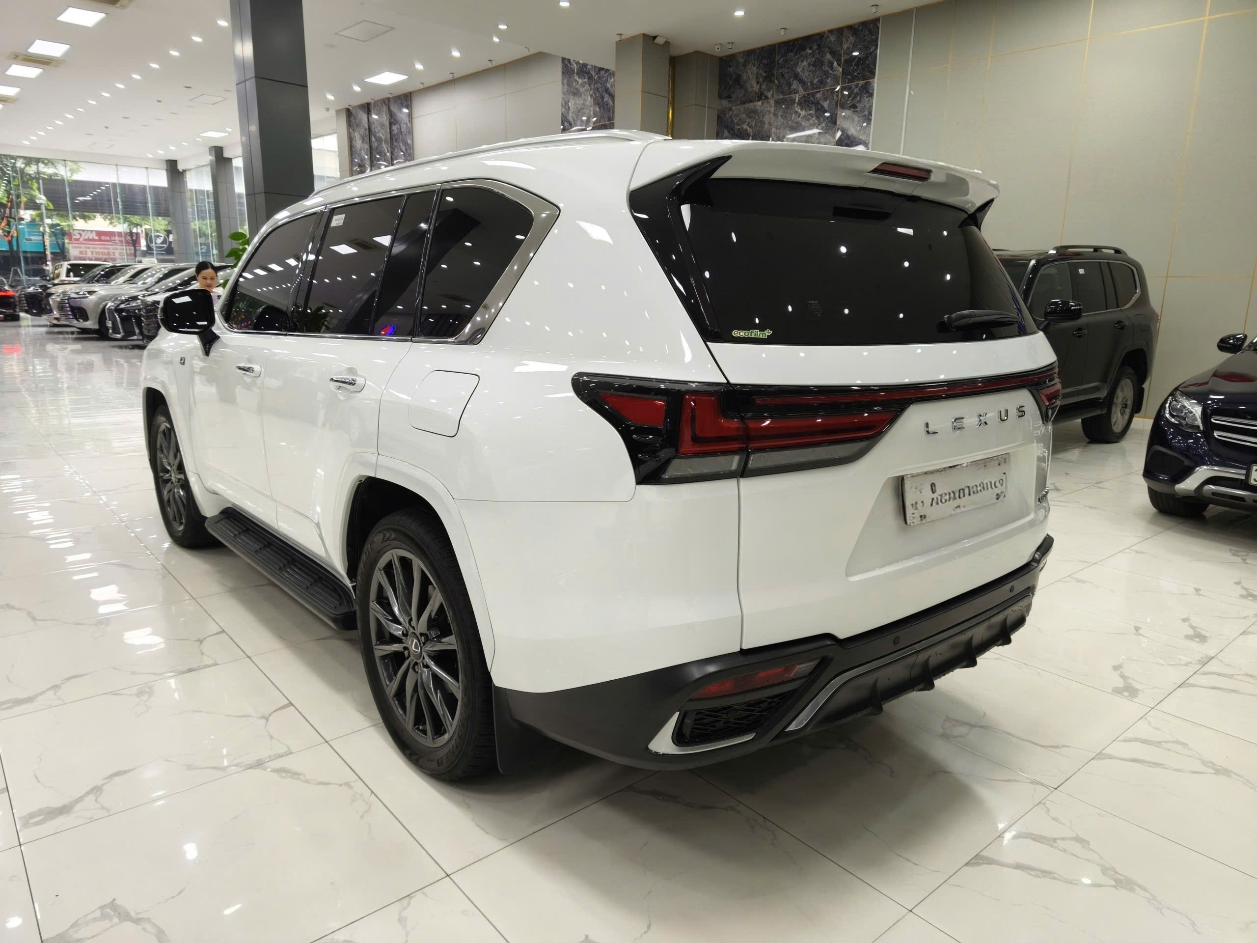 Cần bán Lexus LX 600 Fsport năm 2023, xe rất mới chạy 4v Km
