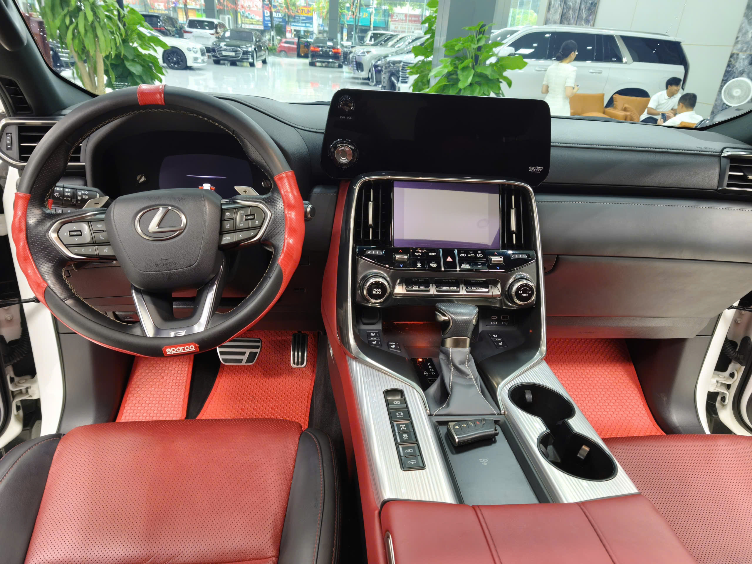 Cần bán Lexus LX 600 Fsport năm 2023, xe rất mới chạy 4v Km