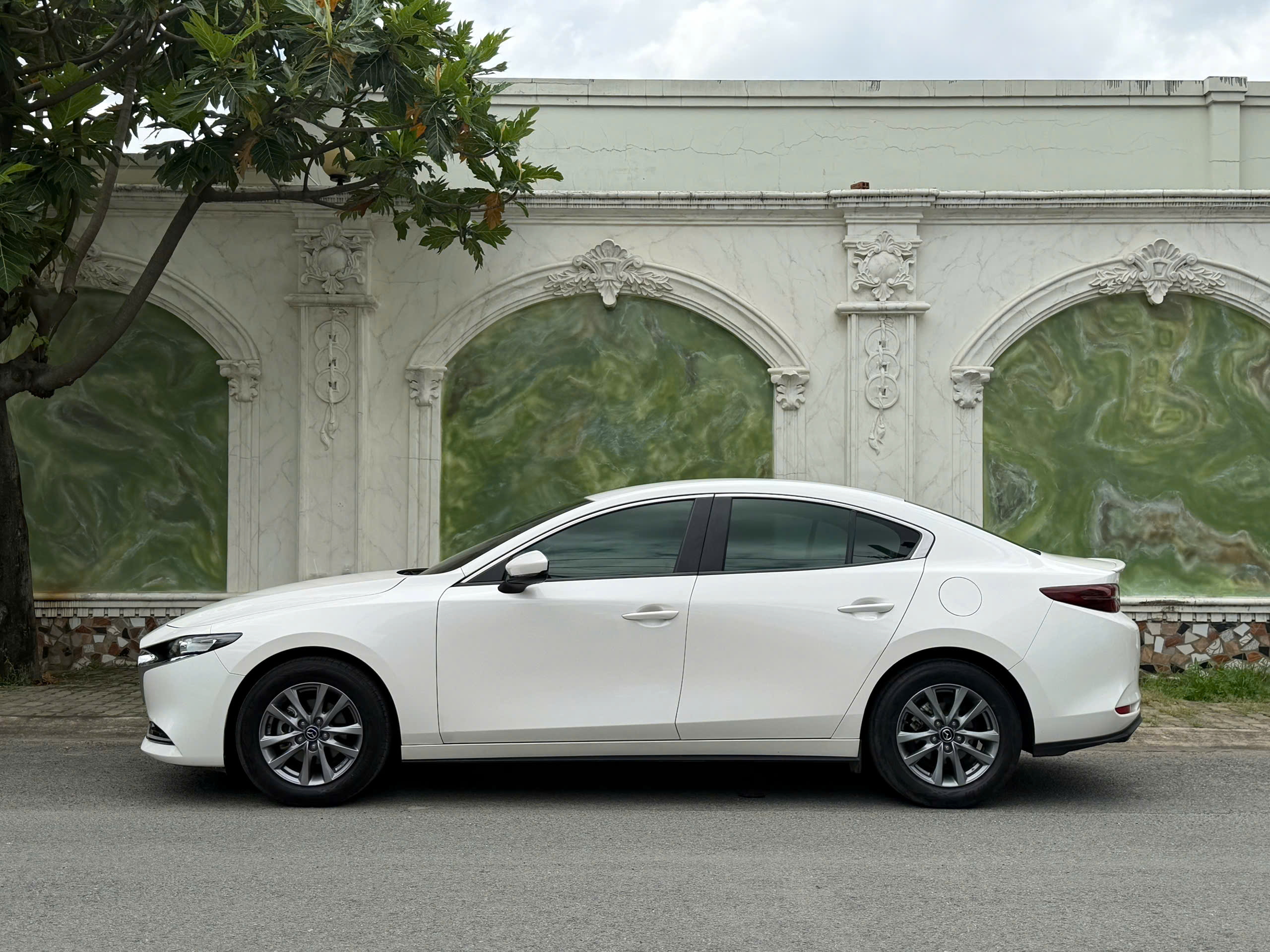 Cần bán Mazda Mazda 3 1.5L Luxury sản xuất 2023, màu trắng