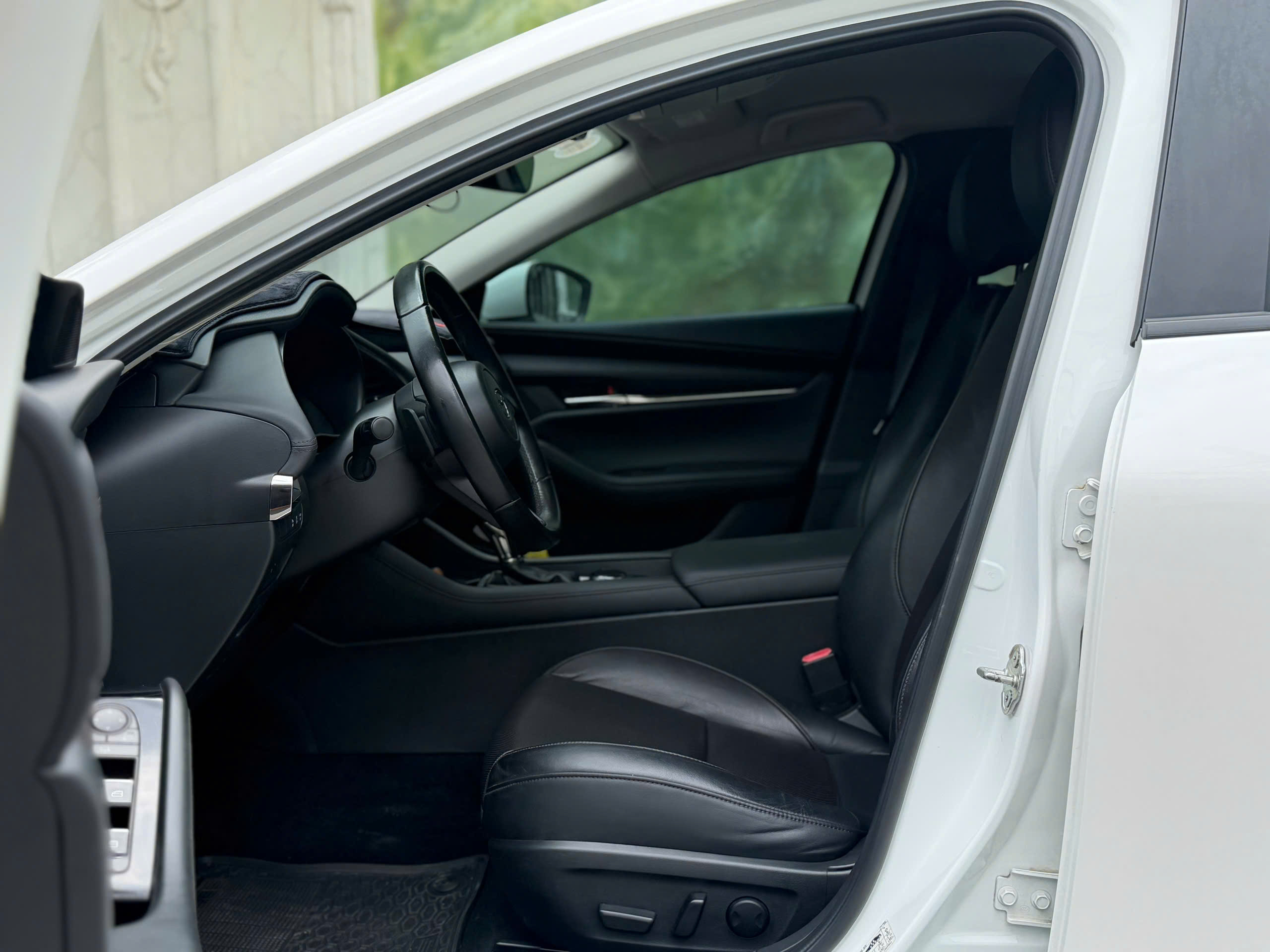 Cần bán Mazda Mazda 3 1.5L Luxury sản xuất 2023, màu trắng