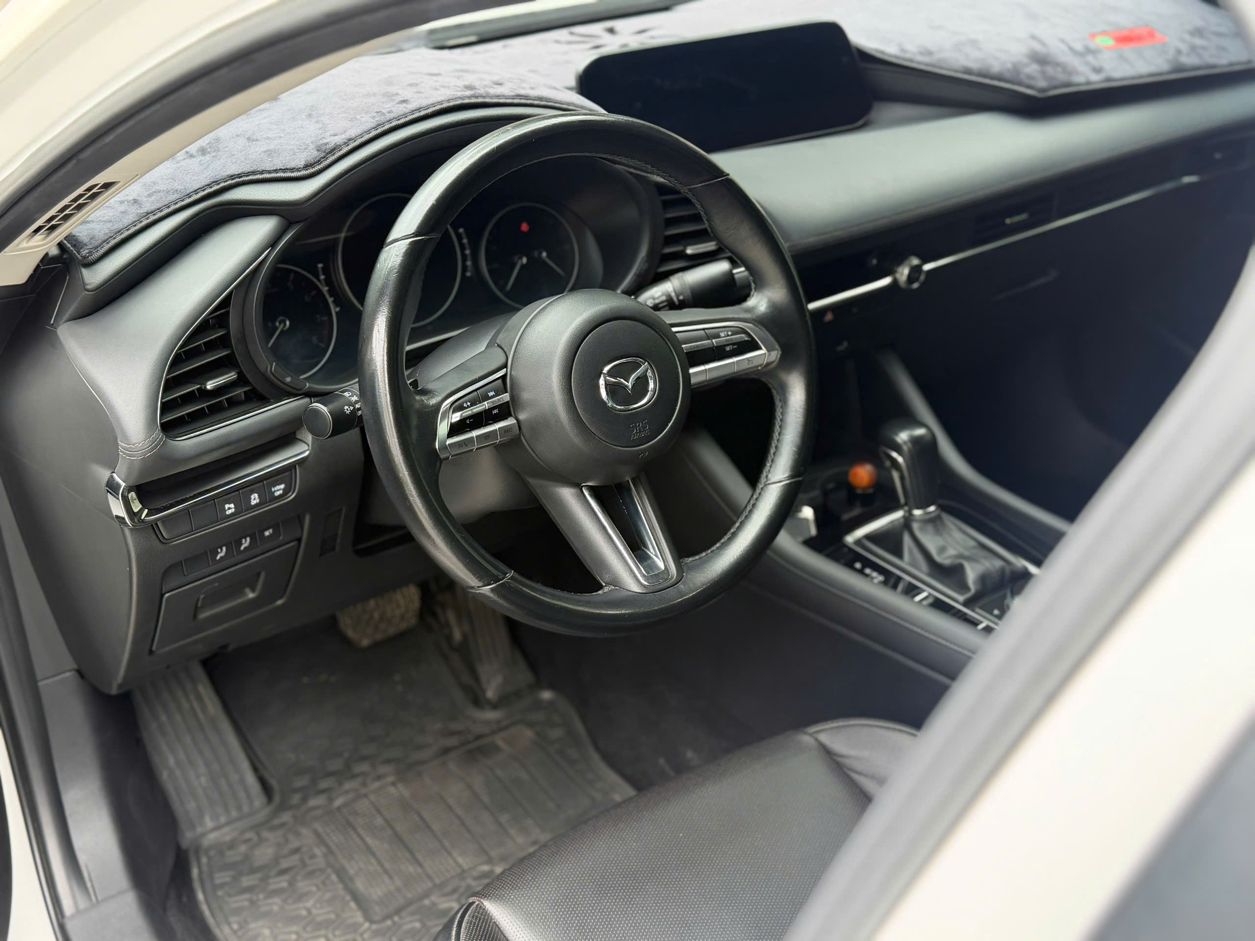 Cần bán Mazda Mazda 3 1.5L Luxury sản xuất 2023, màu trắng