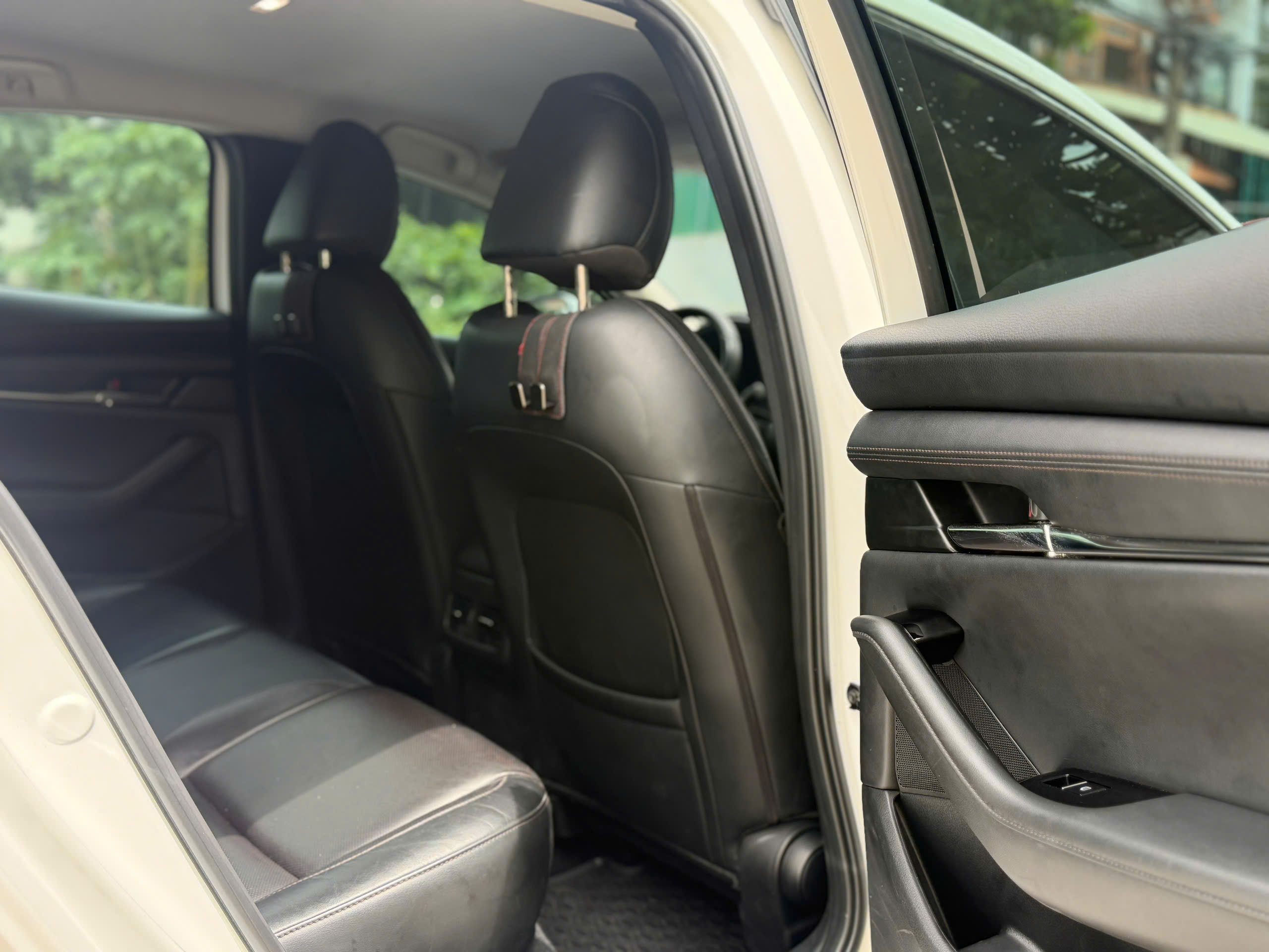 Cần bán Mazda Mazda 3 1.5L Luxury sản xuất 2023, màu trắng