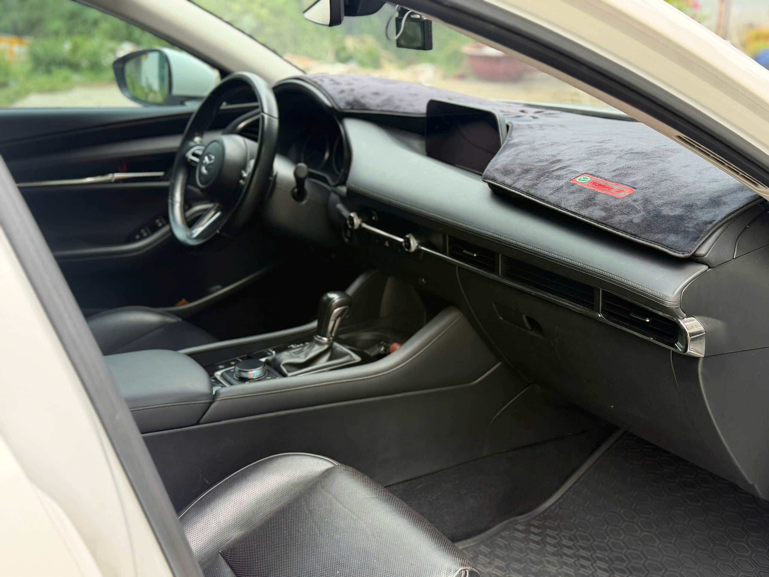 Cần bán Mazda Mazda 3 1.5L Luxury sản xuất 2023, màu trắng