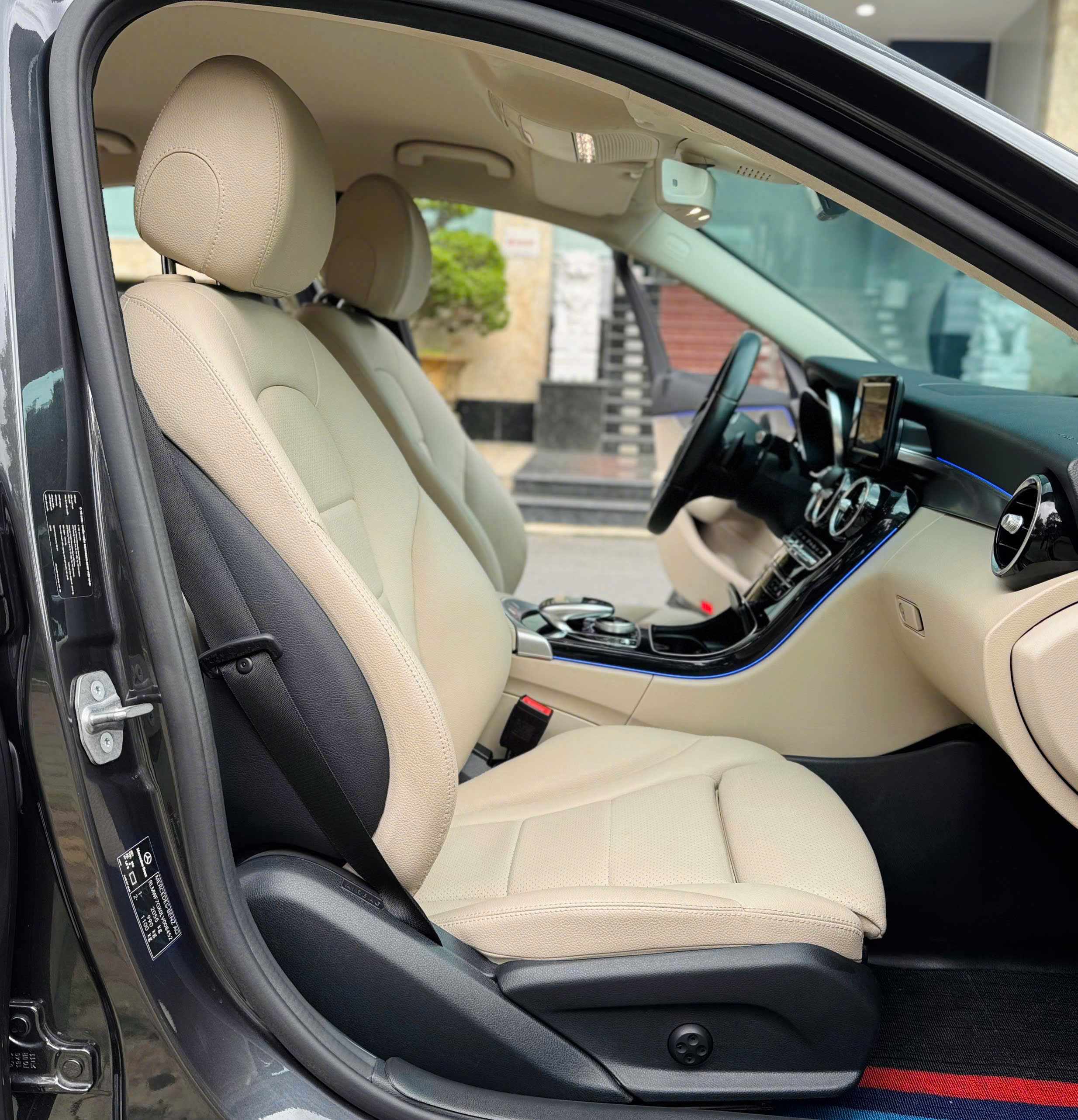 Bán Mercedes-Benz C class C180 năm 2020, màu xám (ghi)