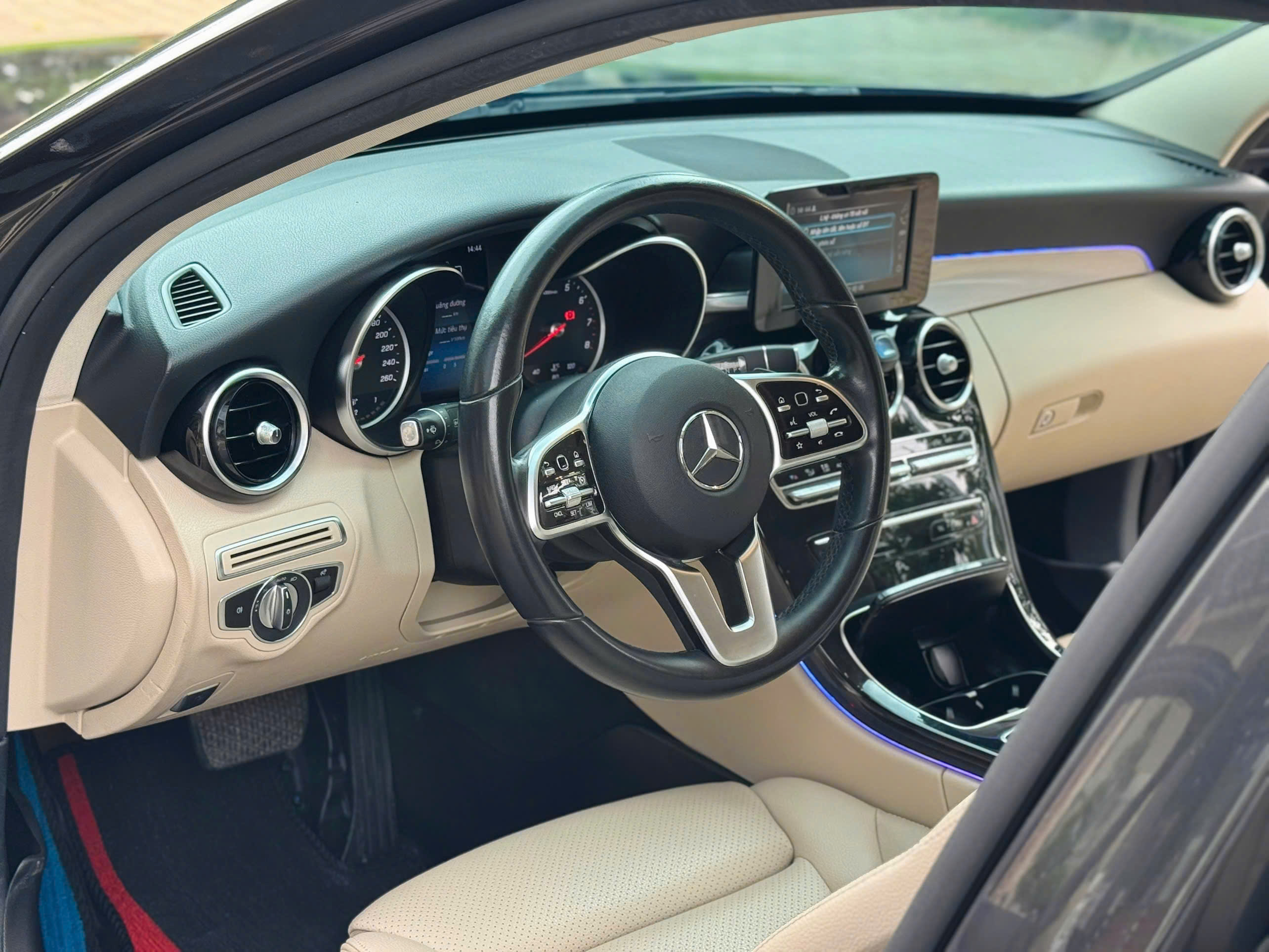 Bán Mercedes-Benz C class C180 năm 2020, màu xám (ghi)
