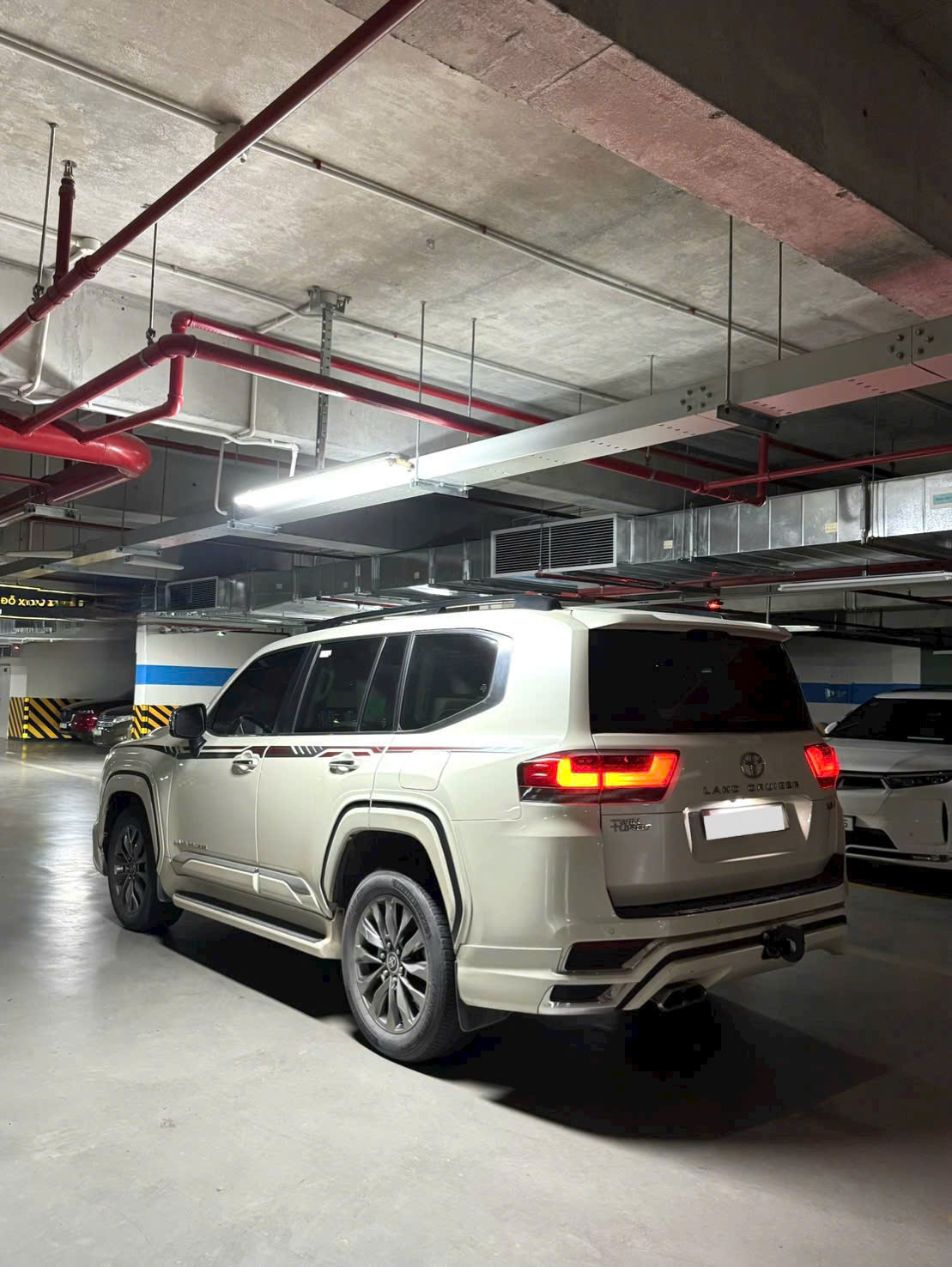 Hàng Vip Giá Tốt - Land Cruiser 2021 Độ Trung Đông Chính Chủ