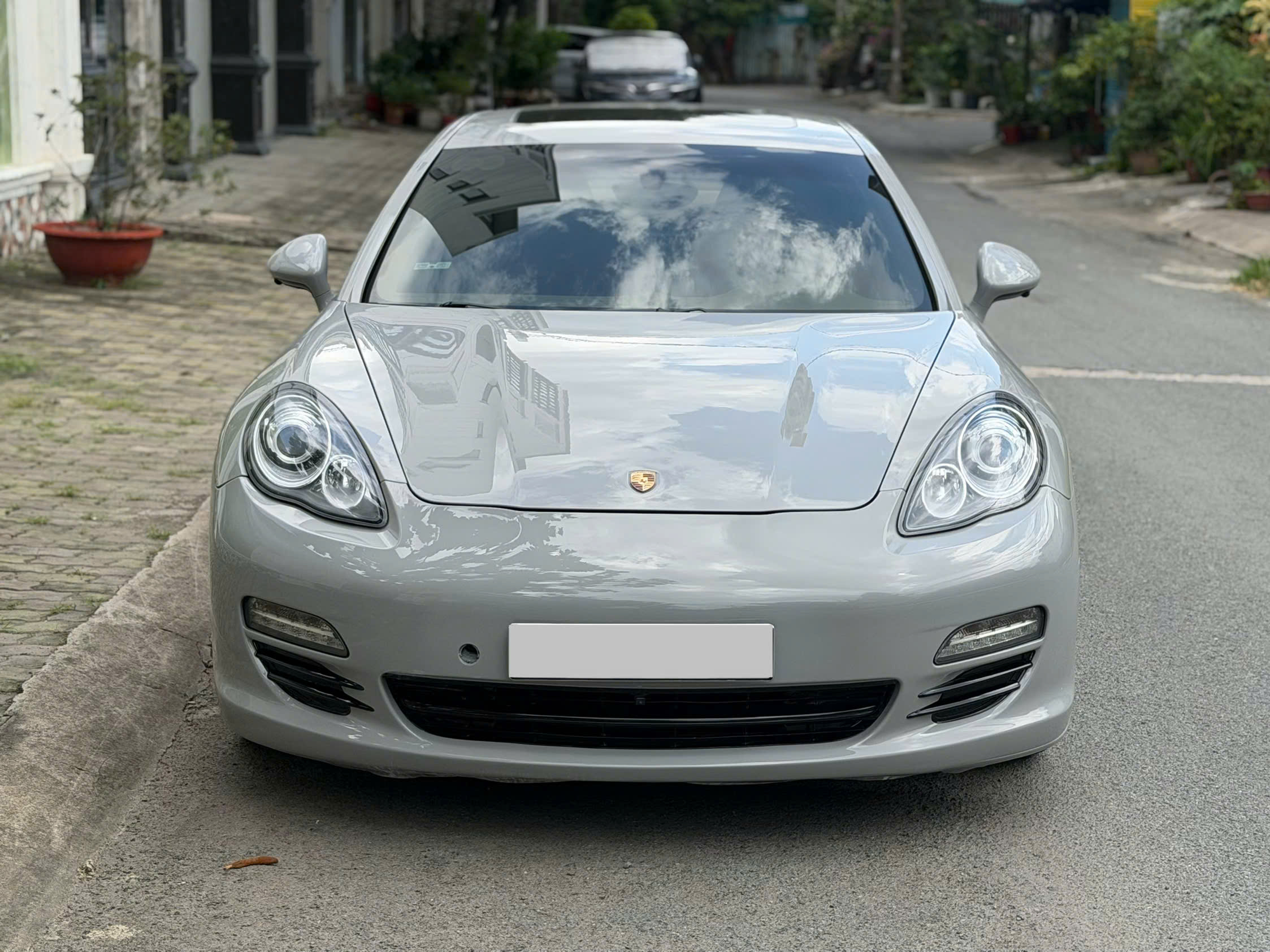 Cần bán xe Porsche Panamera 3.6 V6 sản xuất năm 2011, màu xám (ghi), nhập khẩu
