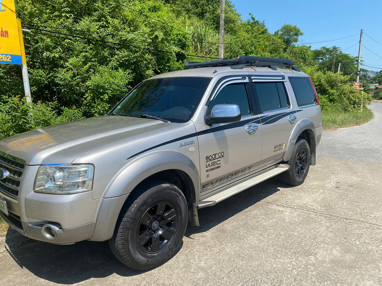 BÁN FORD EVEREST 7 CHỖ – SỐ TỰ ĐỘNG – MÁY DẦU – GIÁ 185 TRIỆU