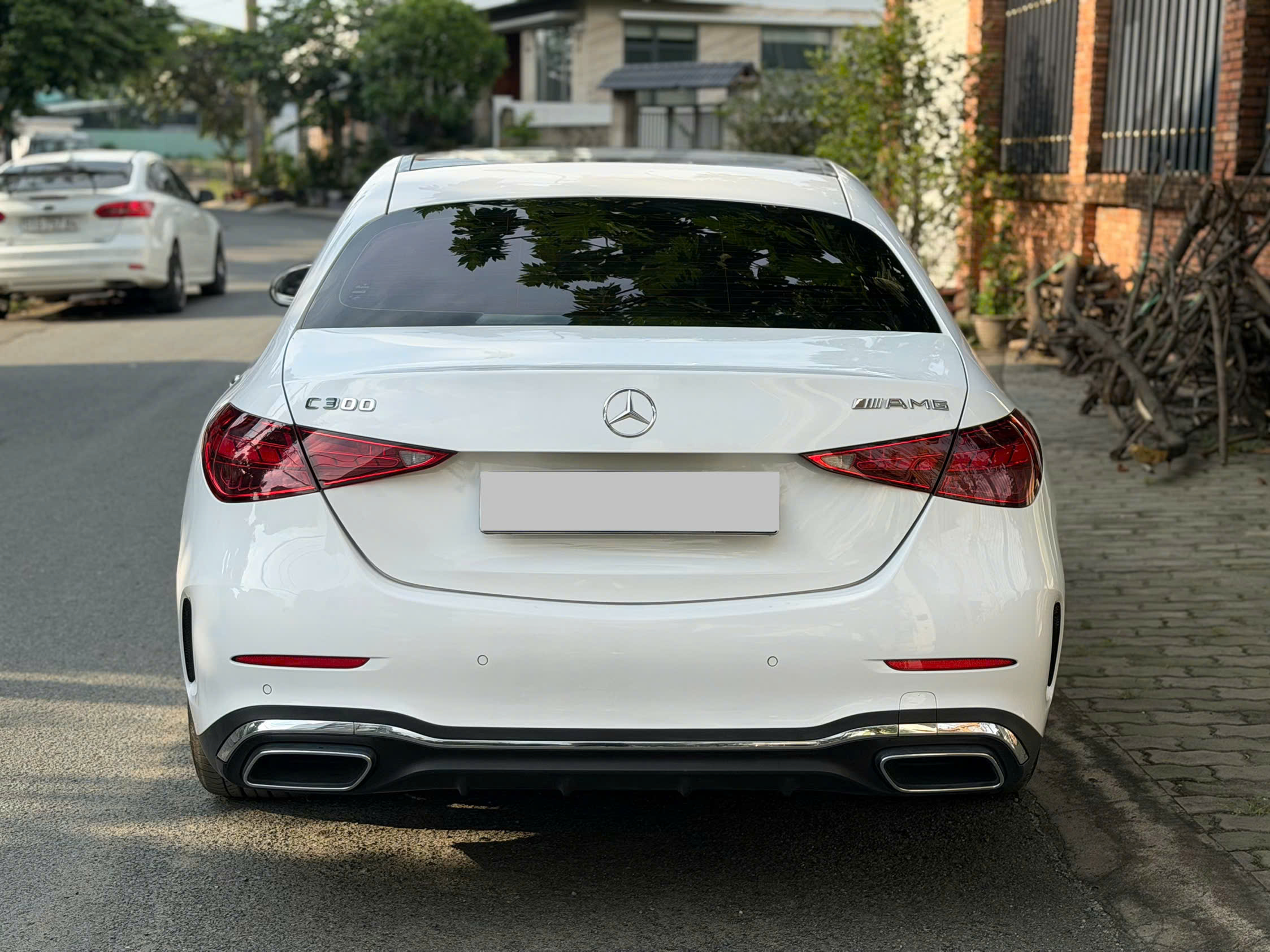 Bán xe Mercedes-Benz C class C300 AMG CBU năm sản xuất 2023, màu xanh lục, xe nhập