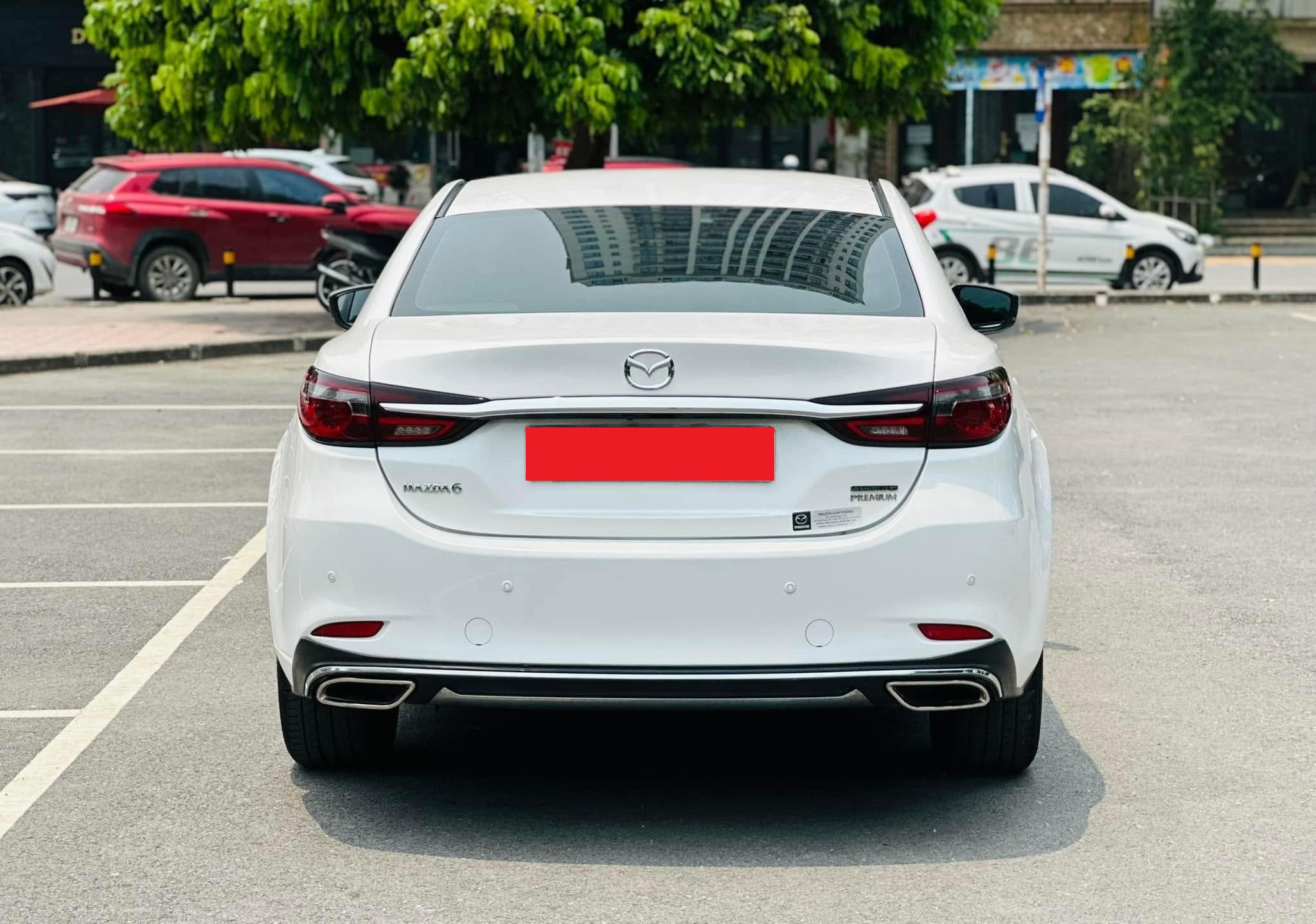Bán xe Mazda Mazda 6 Premium 2.0 AT năm sản xuất 2024, màu trắng