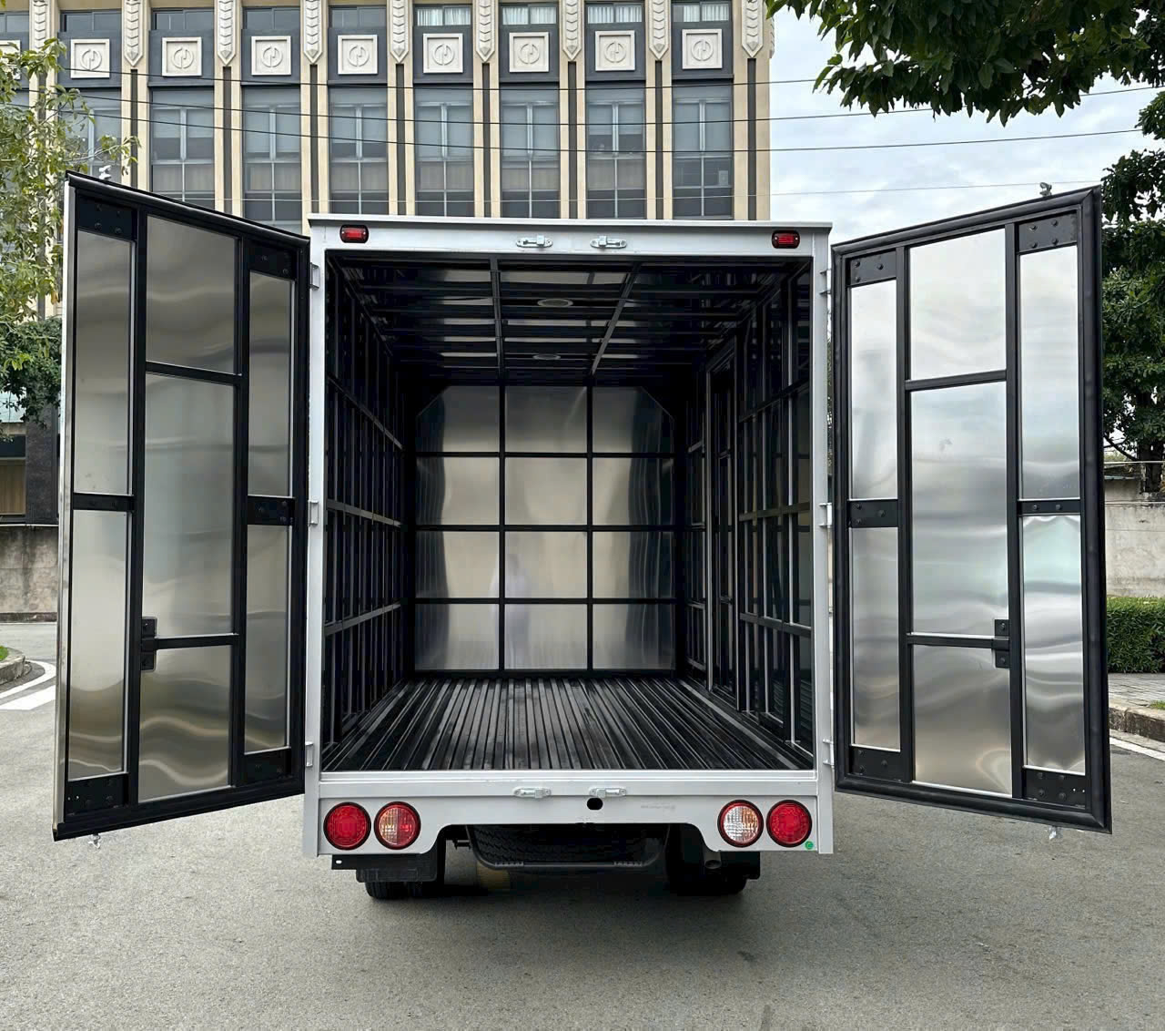 XE TẢI KIA200 – NHỎ GỌN, MẠNH MẼ, CHỞ HÀNG HIỆU QUẢ