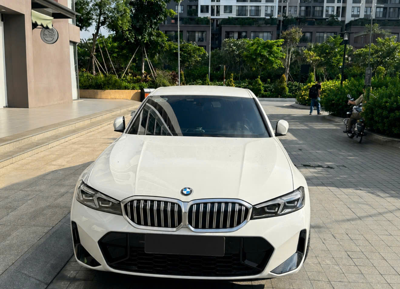 BMW 320i M SPORT 2023 – 1 CHỦ TỪ ĐẦU | ODO 32.000 KM | FULL HÃNG