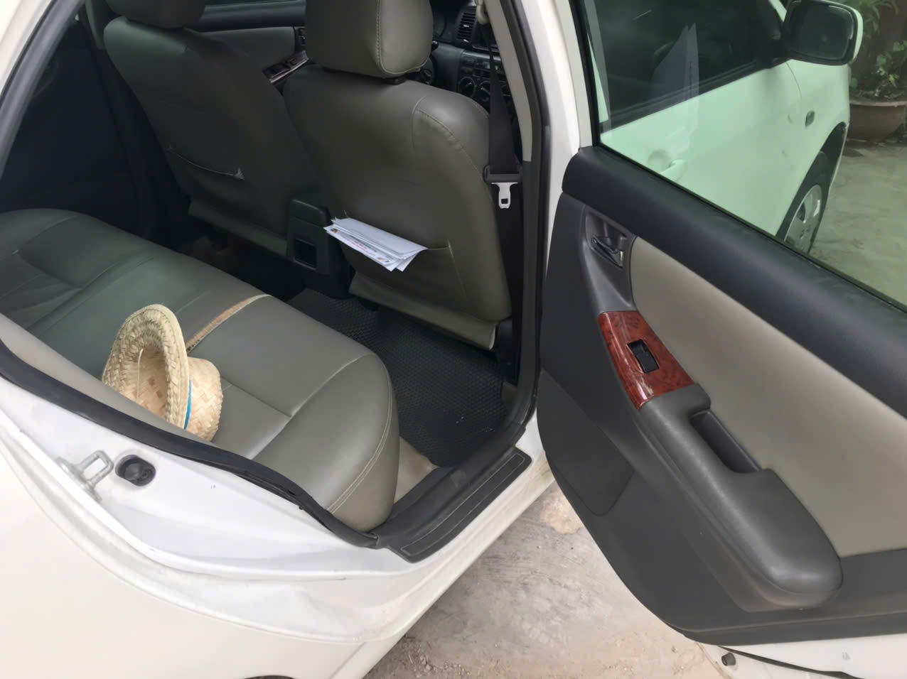 BÁN TOYOTA COROLLA ĐỜI 2004 – GIÁ 98 TRIỆU