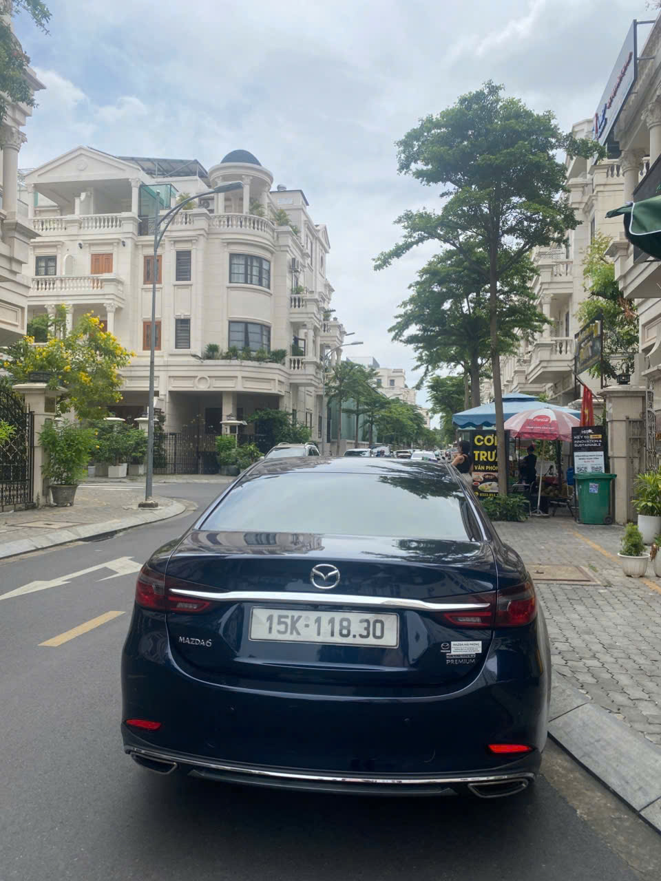 CHÍNH CHỦ BÁN MAZDA 6 2.0 PREMIUM – SX 2022, ĐK 2023 – CHỈ 21.000 KM