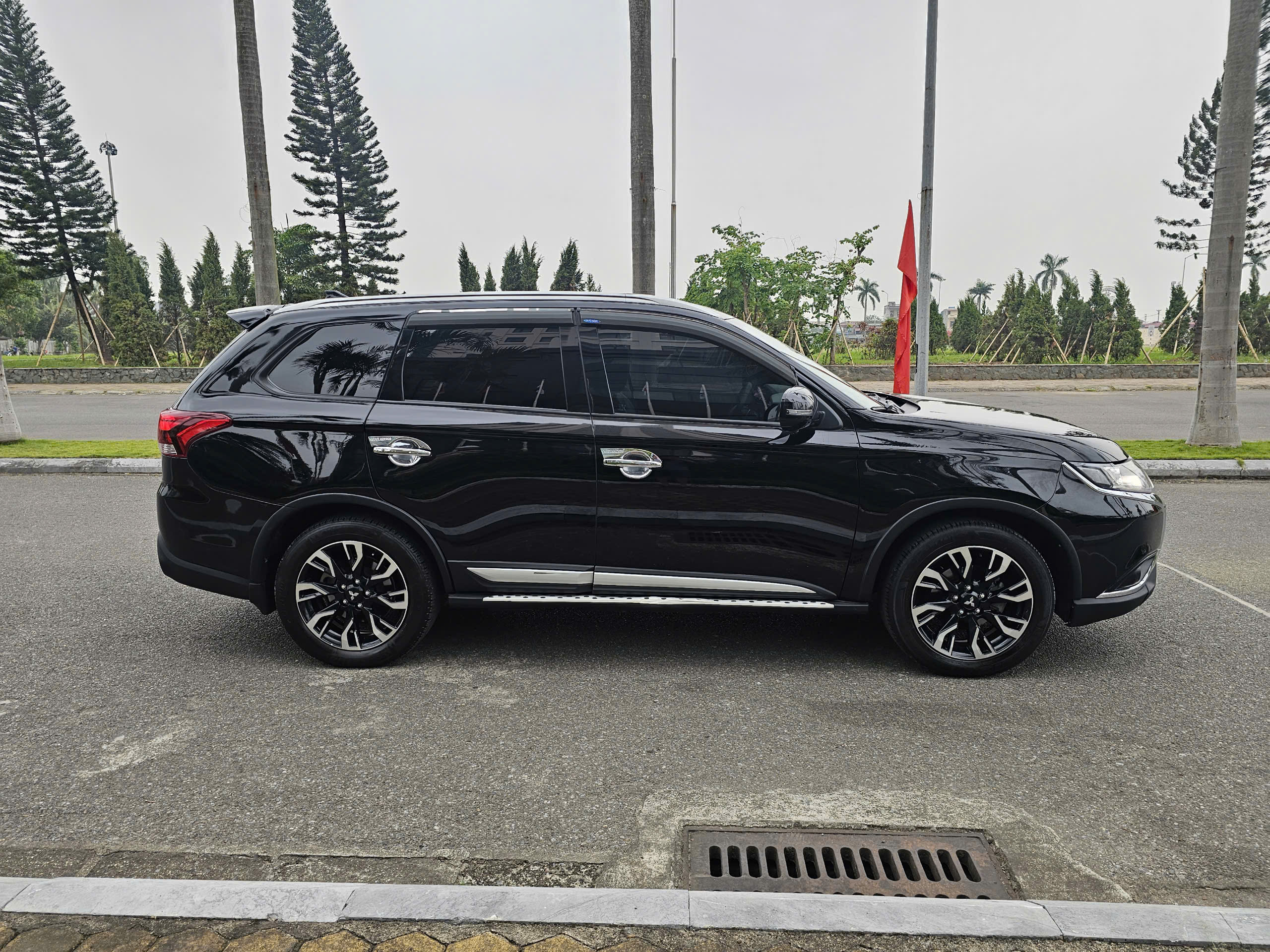 Mitsubishi Outlander 2.0 CVT 2021 – 7 chỗ – Giá 535 triệu