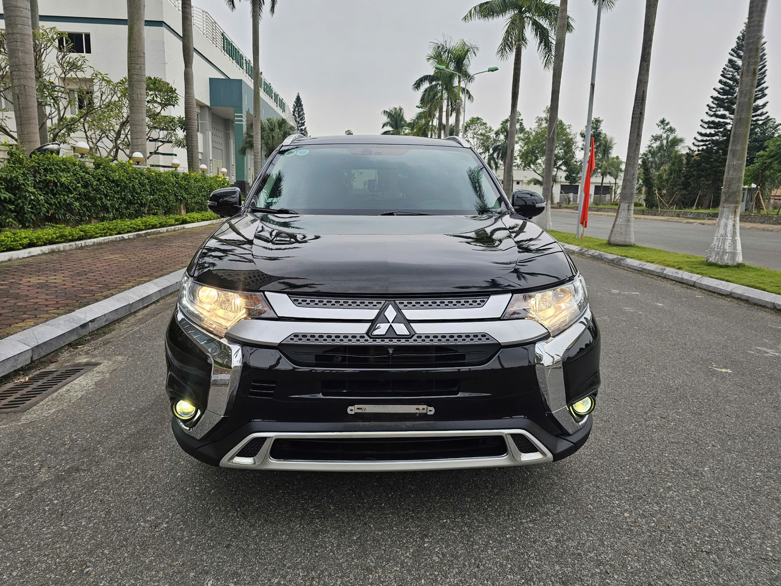Mitsubishi Outlander 2.0 CVT 2021 – 7 chỗ – Giá 535 triệu