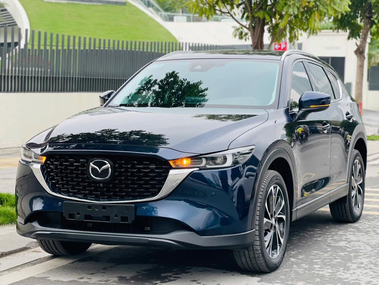 Cần bán xe Mazda Mazda CX 5 premium 2.0 AT năm sản xuất 2024, màu xanh lục giá cạnh tranh