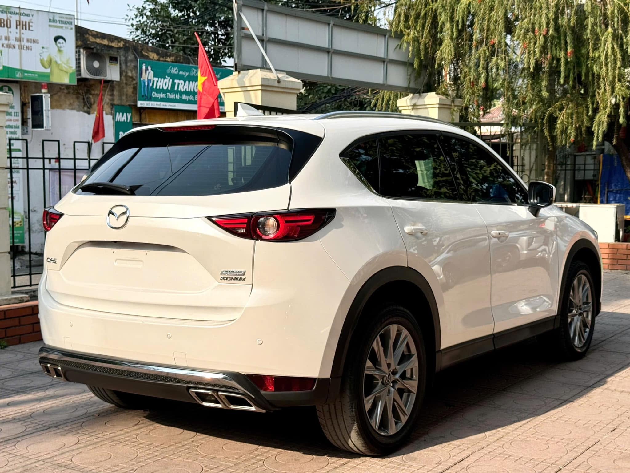 Cần bán Mazda Mazda CX 5 Premium 2.0 AT sản xuất 2023, màu trắng, giá 368tr