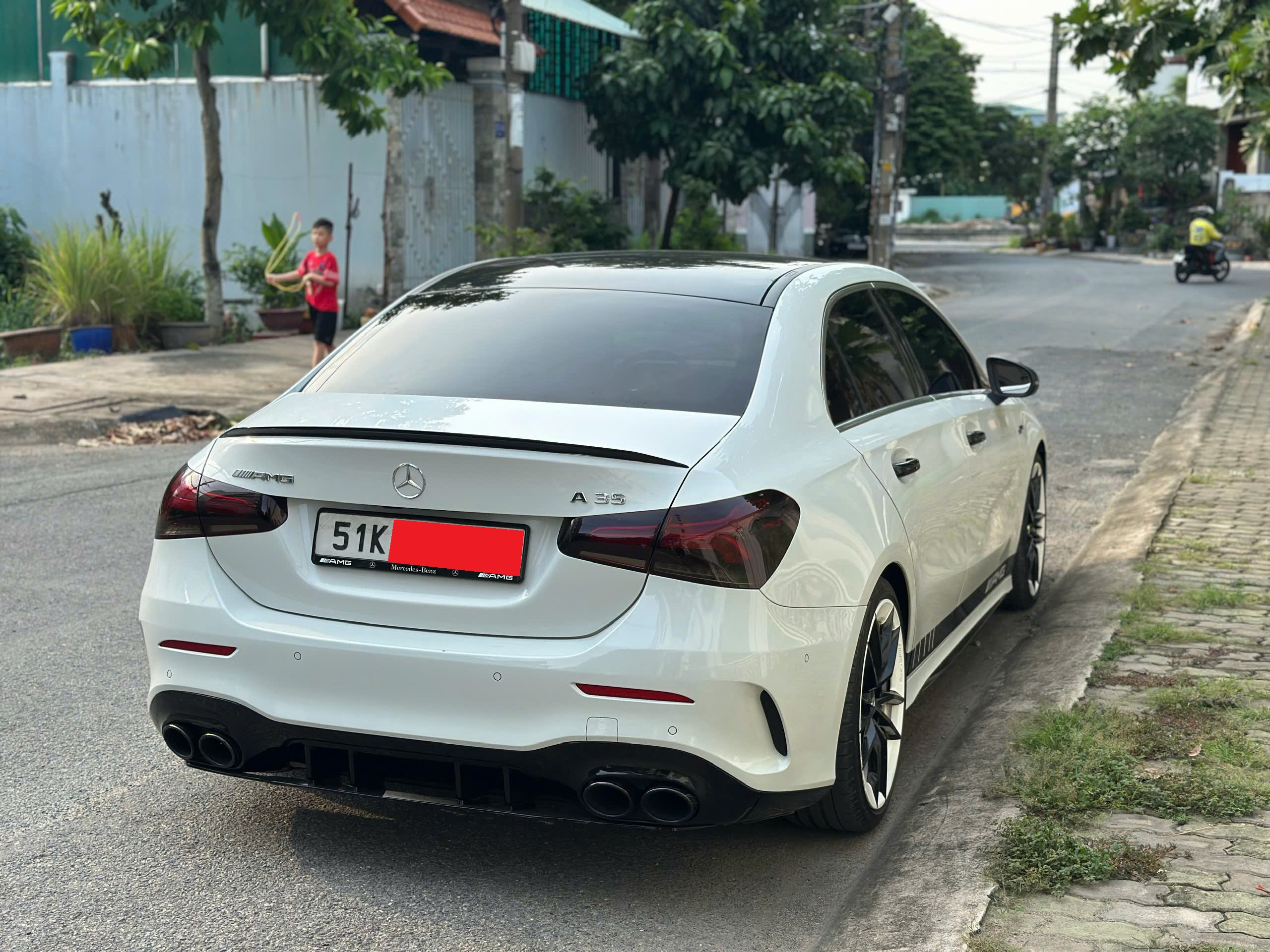 Bán xe Mercedes-Benz A class A35 AMG 4Matic sản xuất 2020, màu trắng, nhập khẩu, 1.099tỉ