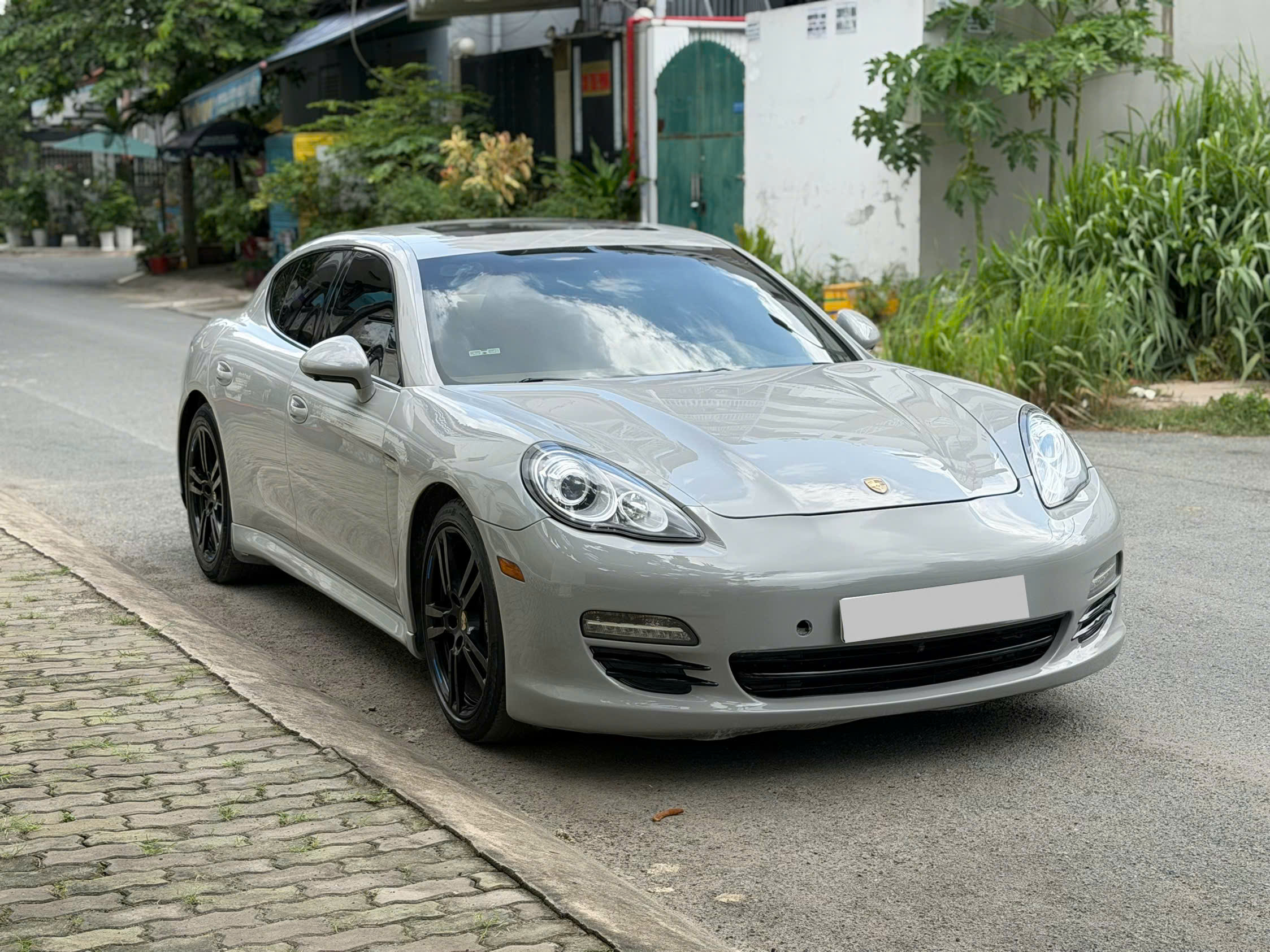 Cần bán xe Porsche Panamera 3.6 V6 sản xuất năm 2011, màu xám (ghi), nhập khẩu