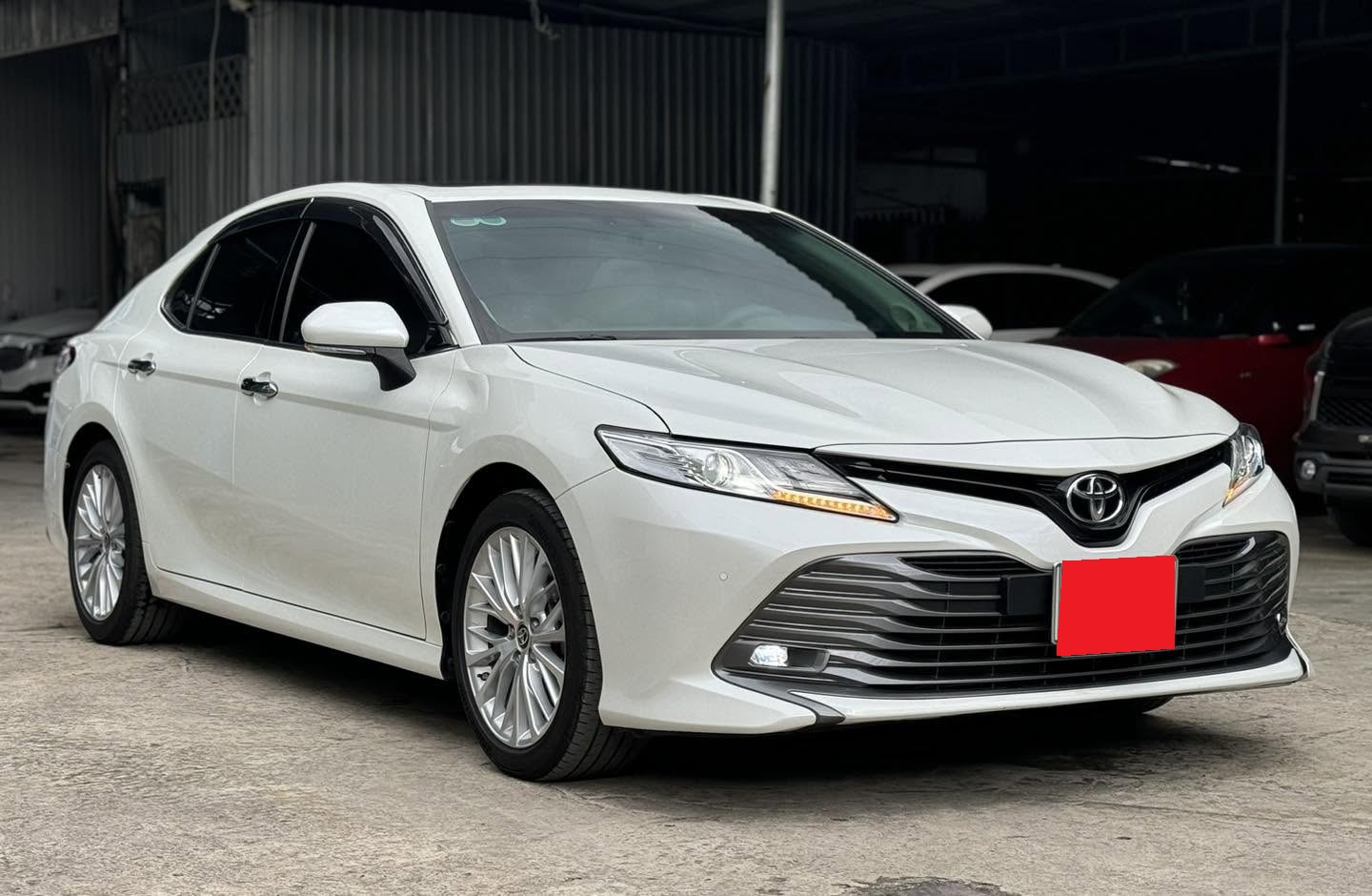 Bán ô tô Toyota Camry 2.5Q sản xuất năm 2021, màu trắng, xe nhập