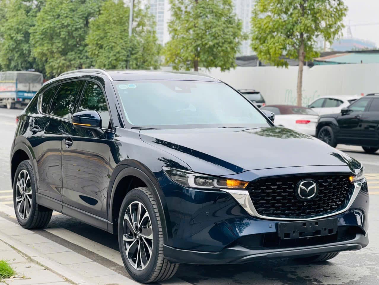 Cần bán xe Mazda Mazda CX 5 premium 2.0 AT năm sản xuất 2024, màu xanh lục giá cạnh tranh