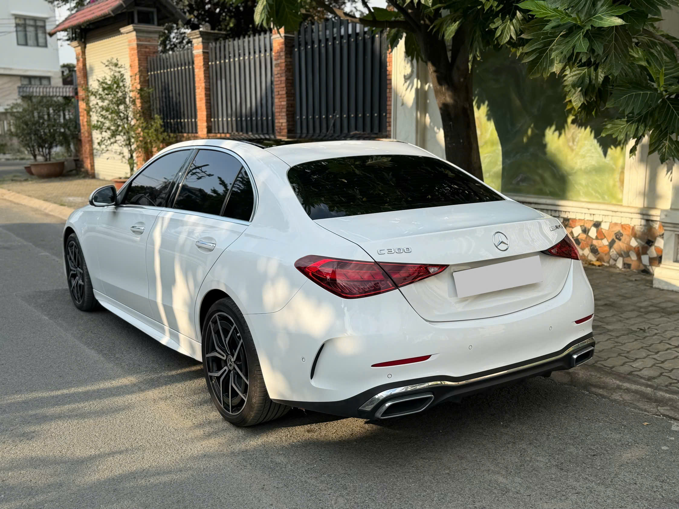 Bán xe Mercedes-Benz C class C300 AMG CBU năm sản xuất 2023, màu xanh lục, xe nhập