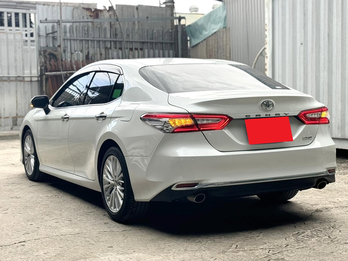 Bán ô tô Toyota Camry 2.5Q sản xuất năm 2021, màu trắng, xe nhập